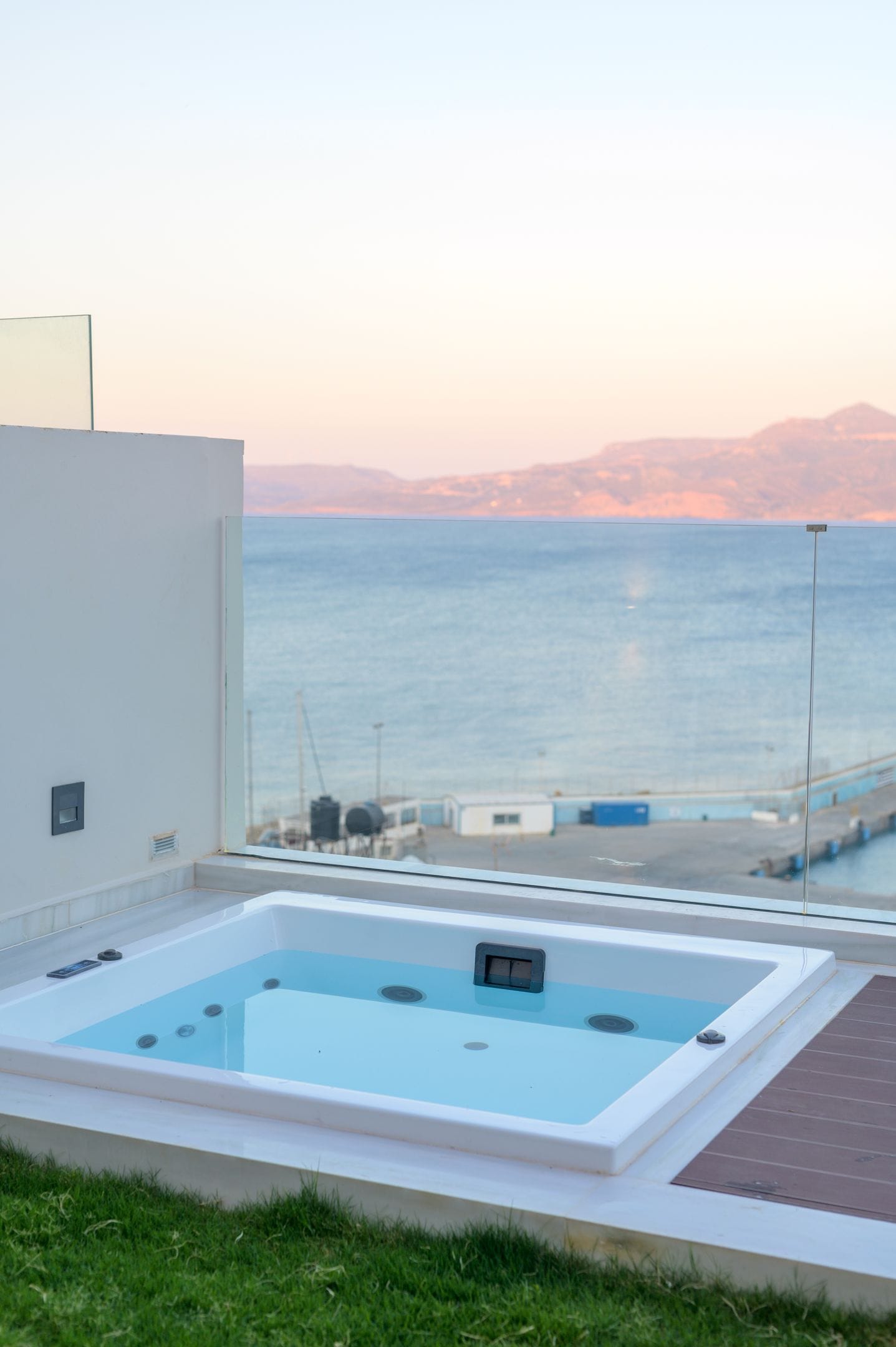GM Exclusive Luxury Suites And SPA - JUN301 - 9