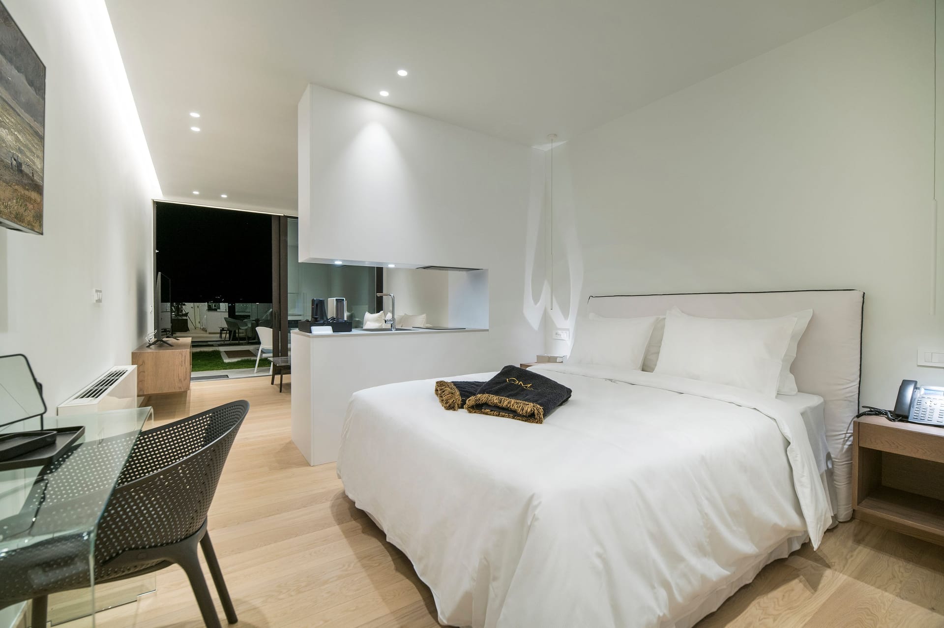 GM Exclusive Luxury Suites And SPA - JUN302 - 5