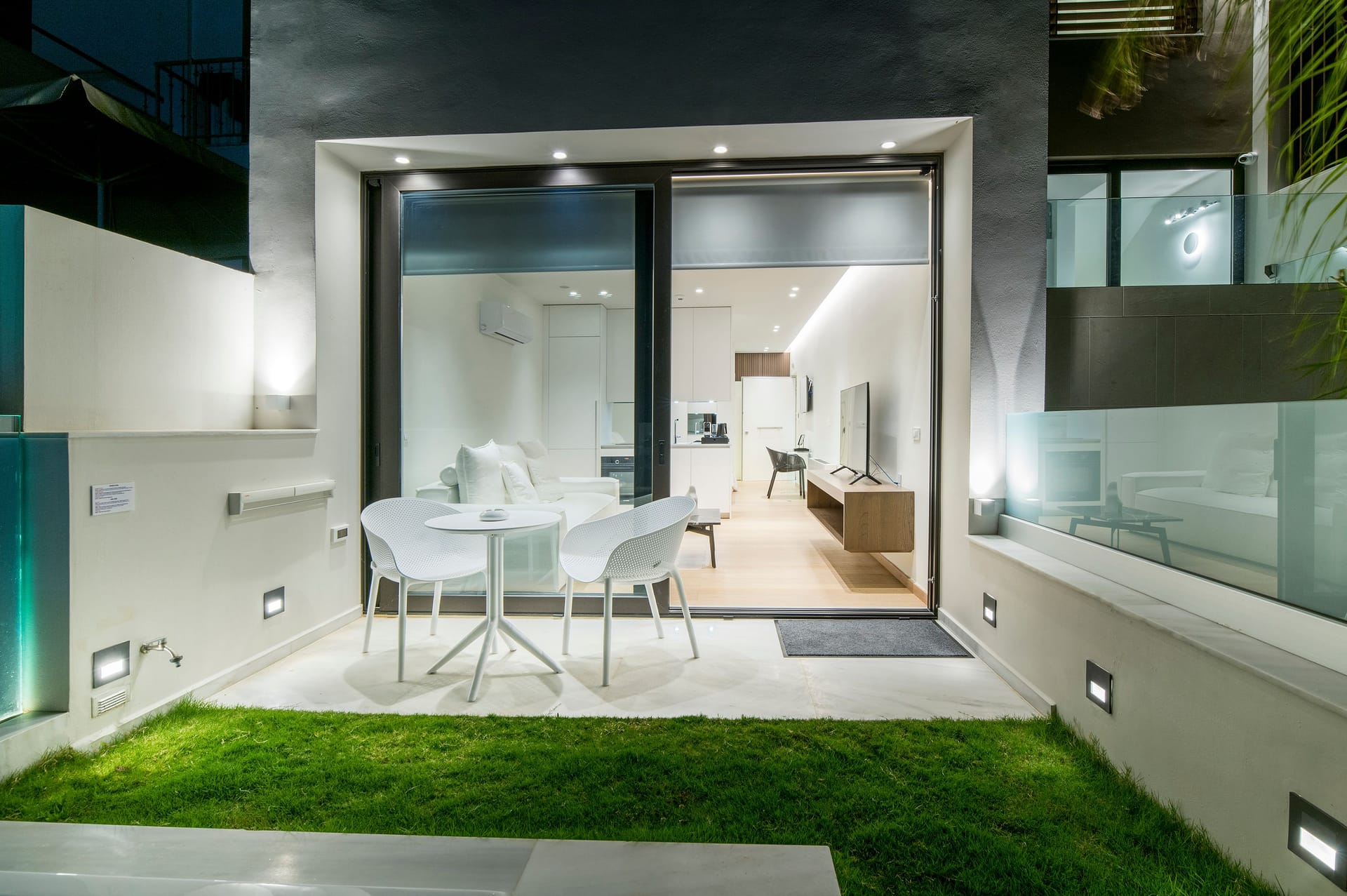 GM Exclusive Luxury Suites And SPA - JUN302 - 12