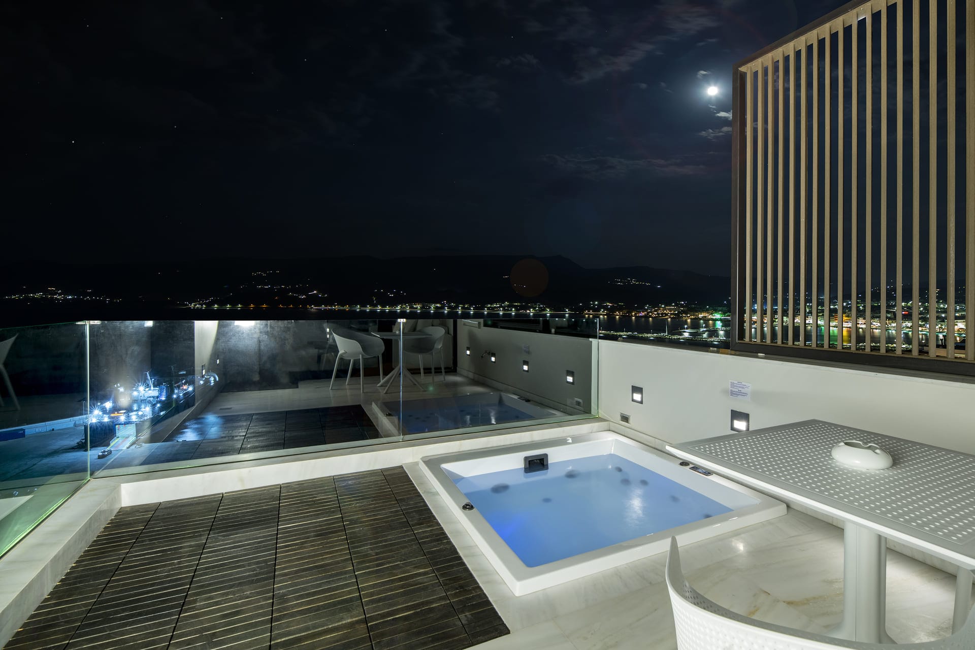 GM Exclusive Luxury Suites And SPA - PRE102 - 12