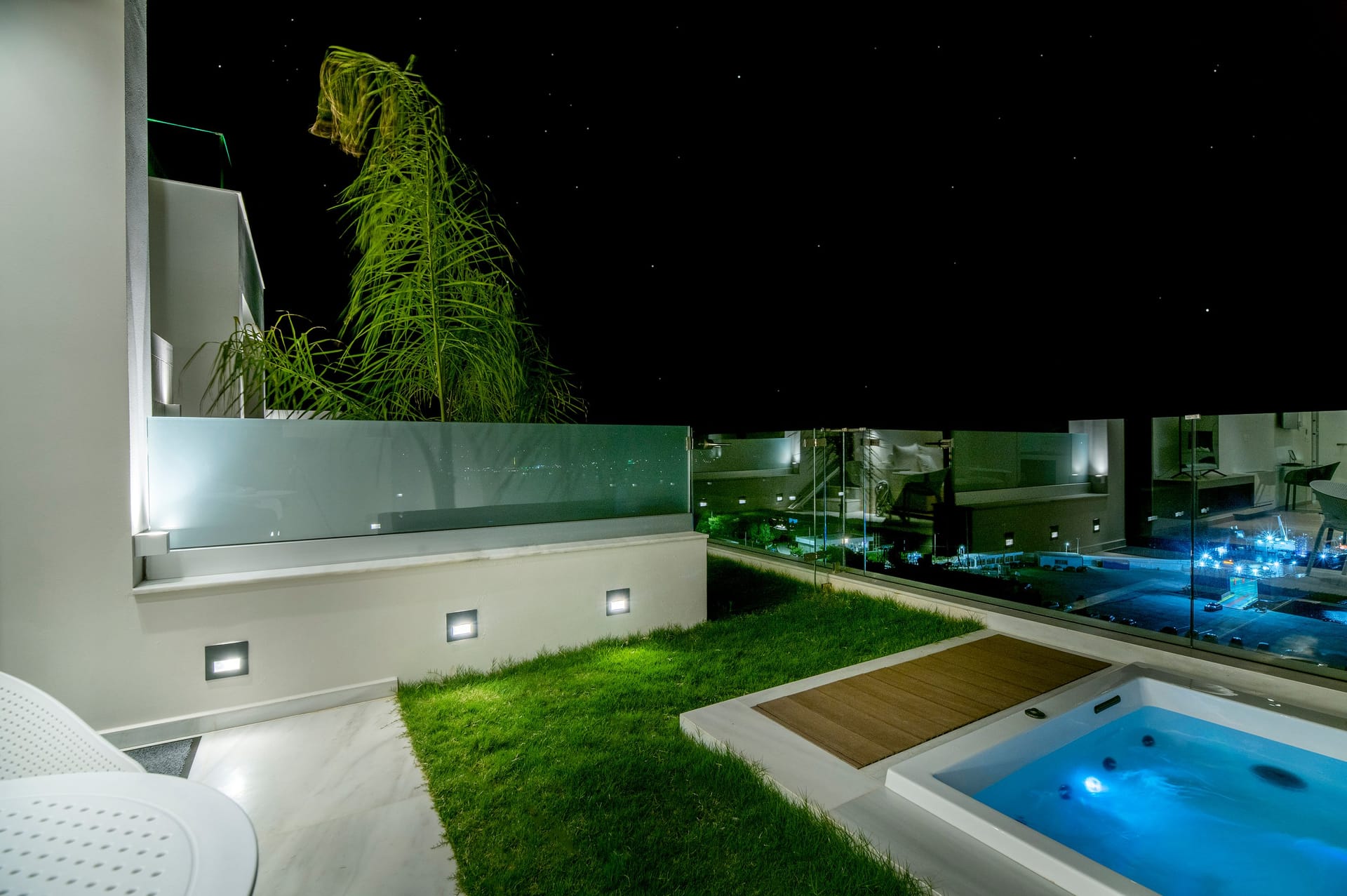GM Exclusive Luxury Suites And SPA - JUN302 - 14