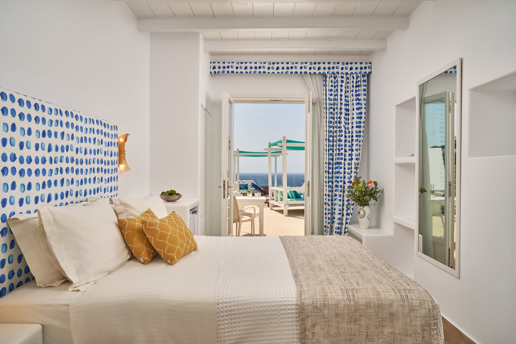 Deluxe Double Sea View Suite with shared outdoor Spa