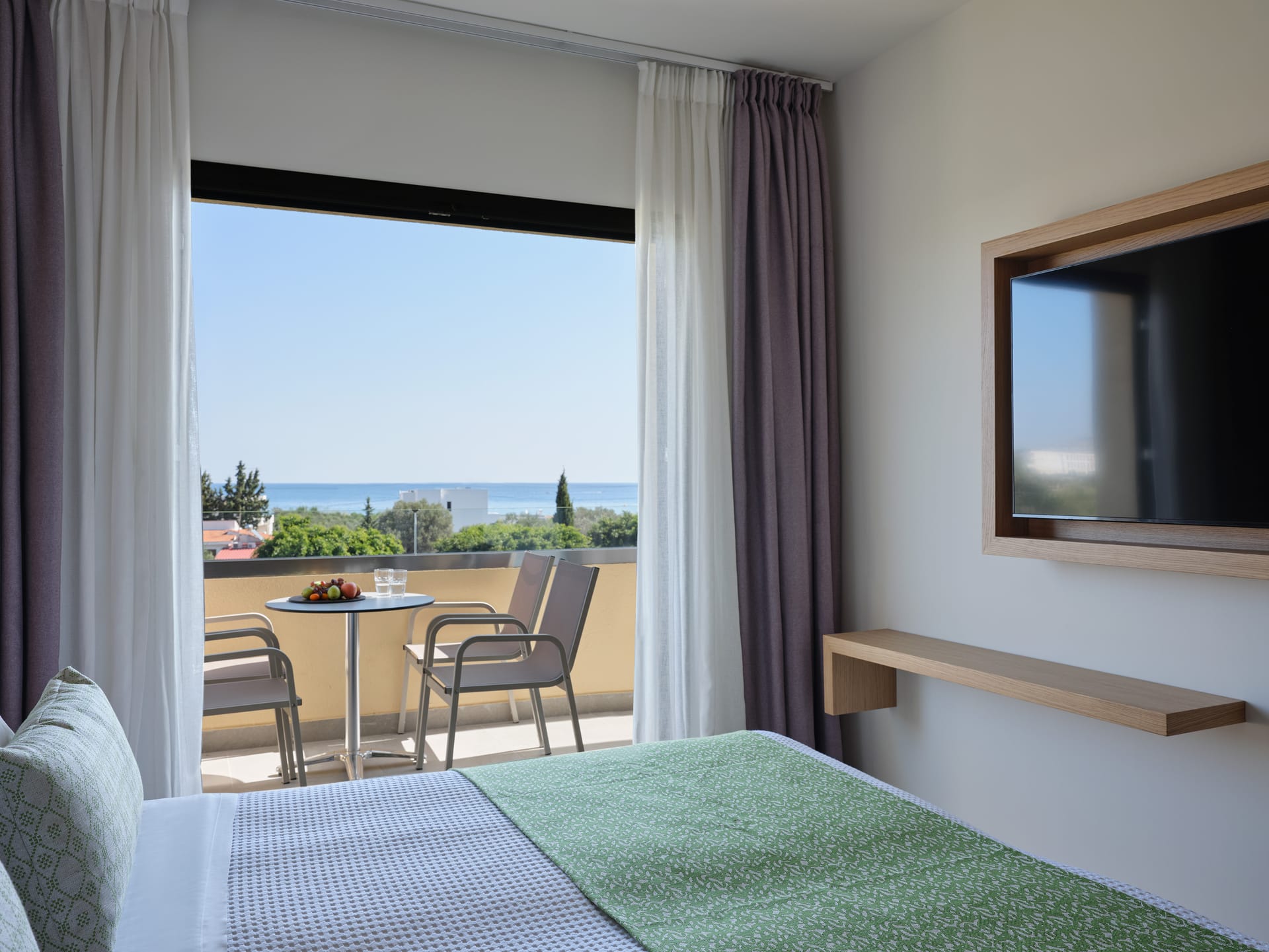 One Bedroom Superior Family Room Sea View