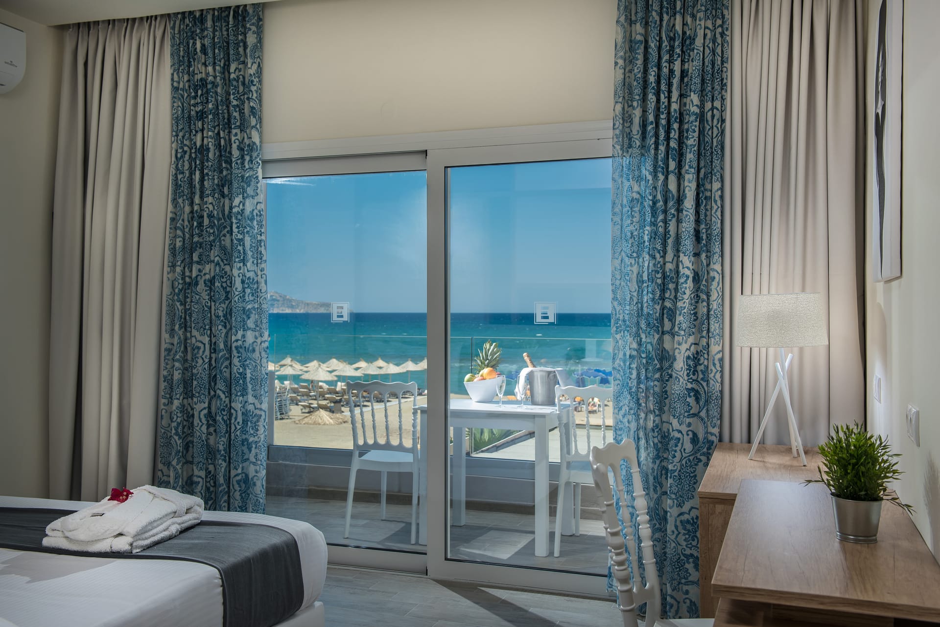Junior Suite Front Sea View
