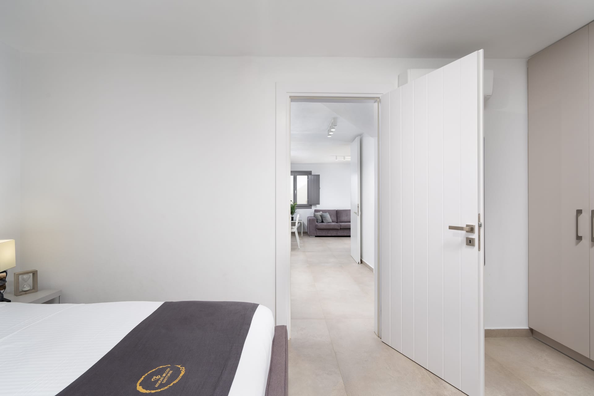 Aegean Melody Suites Santorini - DLXSUI - 11