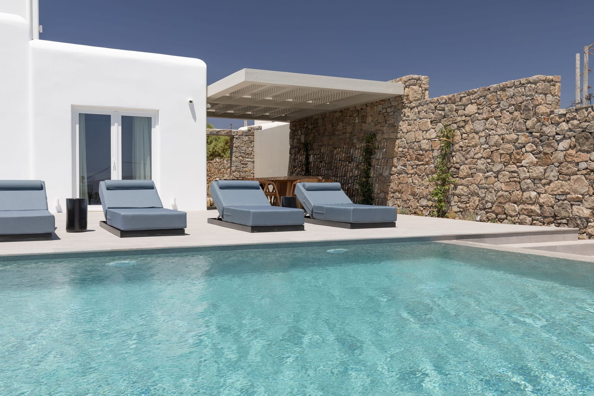 Kennedys Group Mykonos - GALAZ - 4