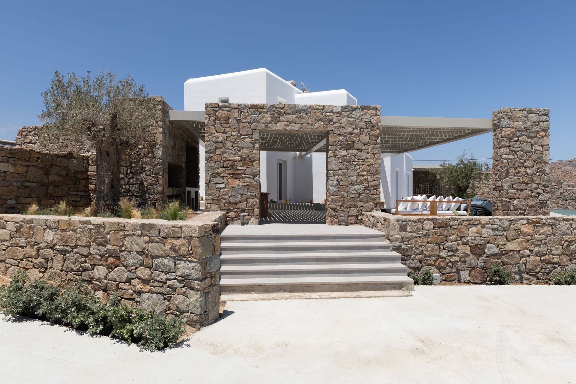 Kennedys Group Mykonos - GALAZ - 10