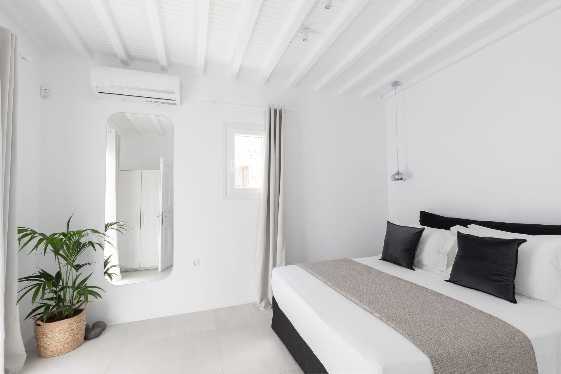 Kennedys Group Mykonos - GALAZ - 20