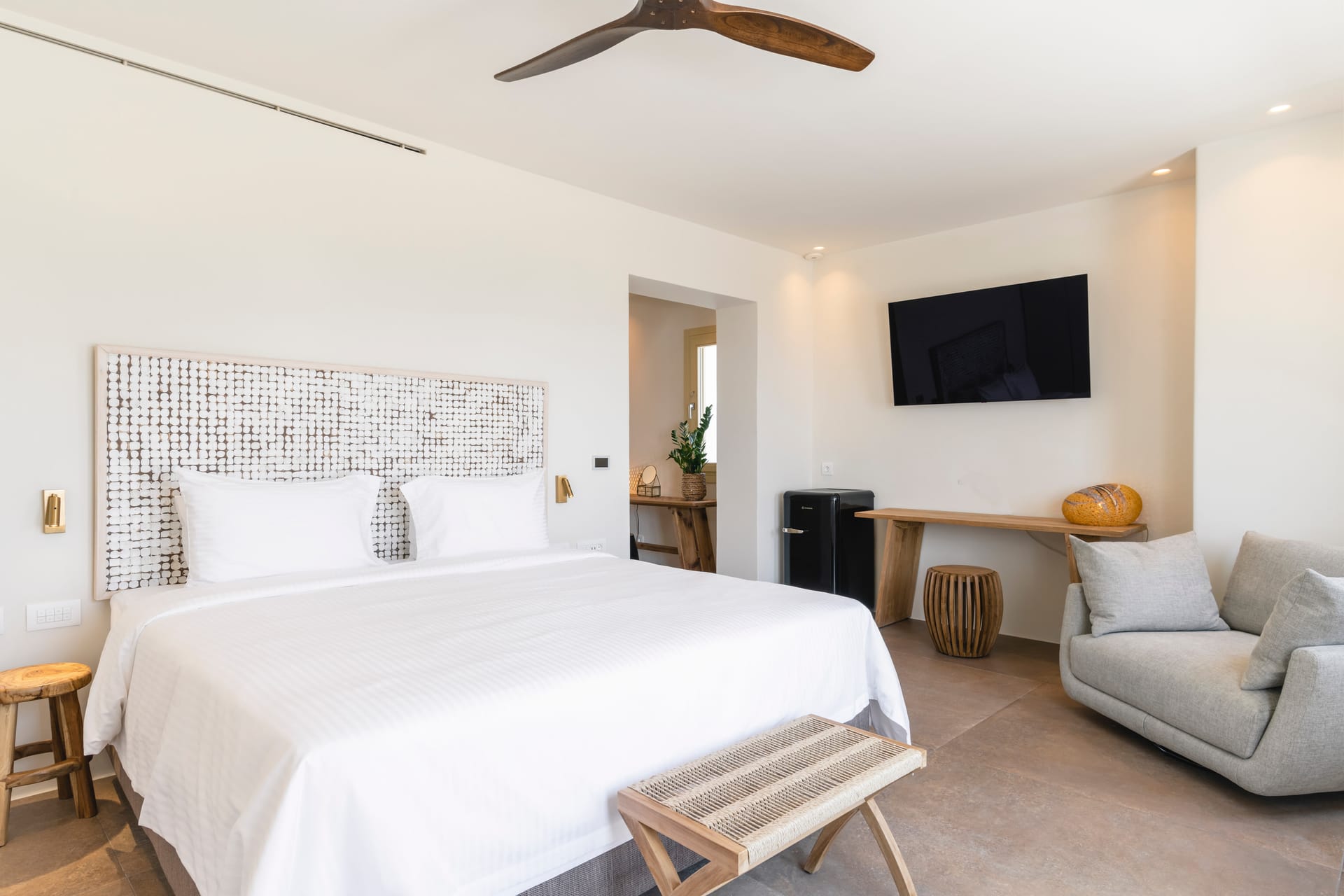 Kennedys Group Mykonos - CALIST - 19