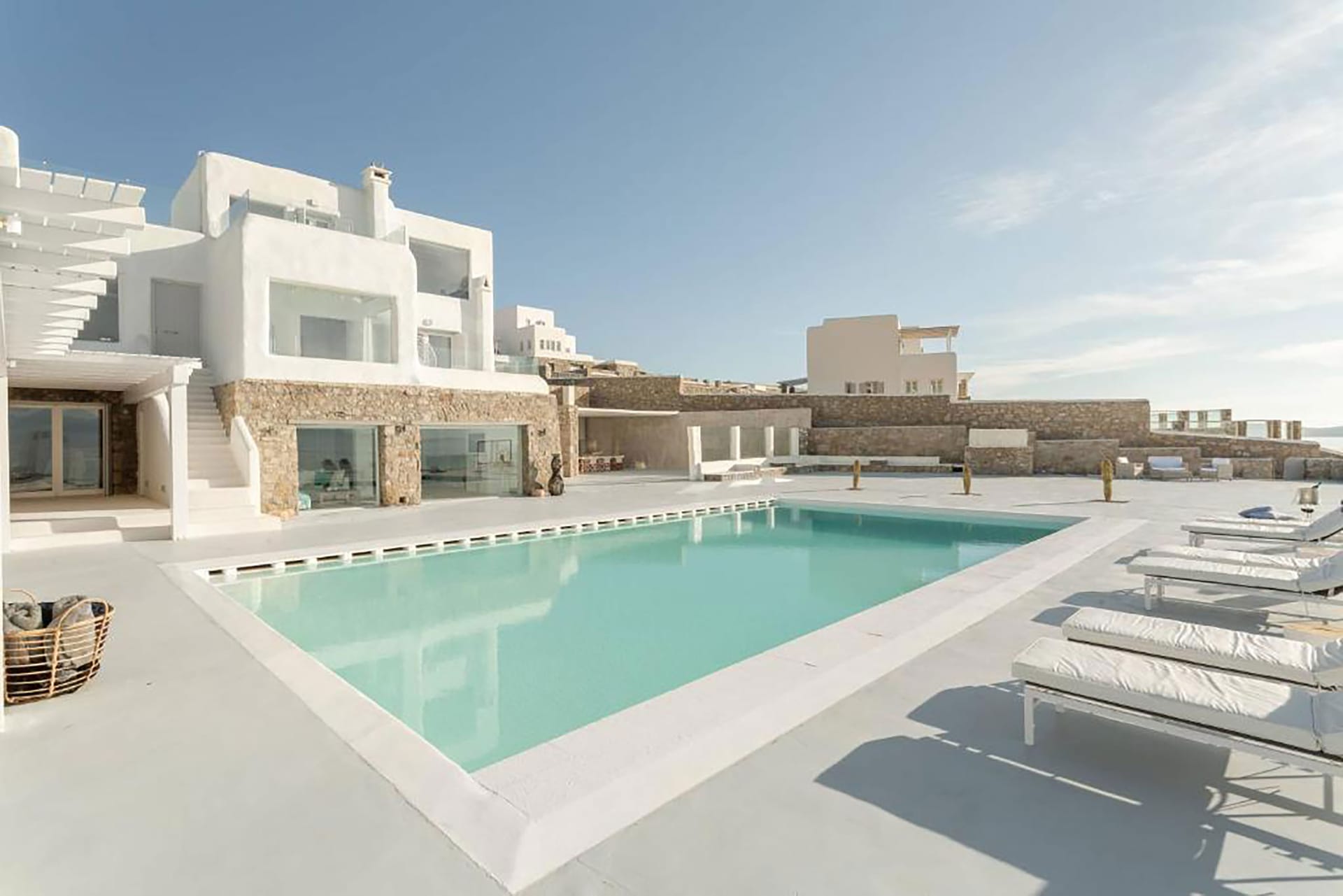 Kennedys Group Mykonos - THELMA - 4
