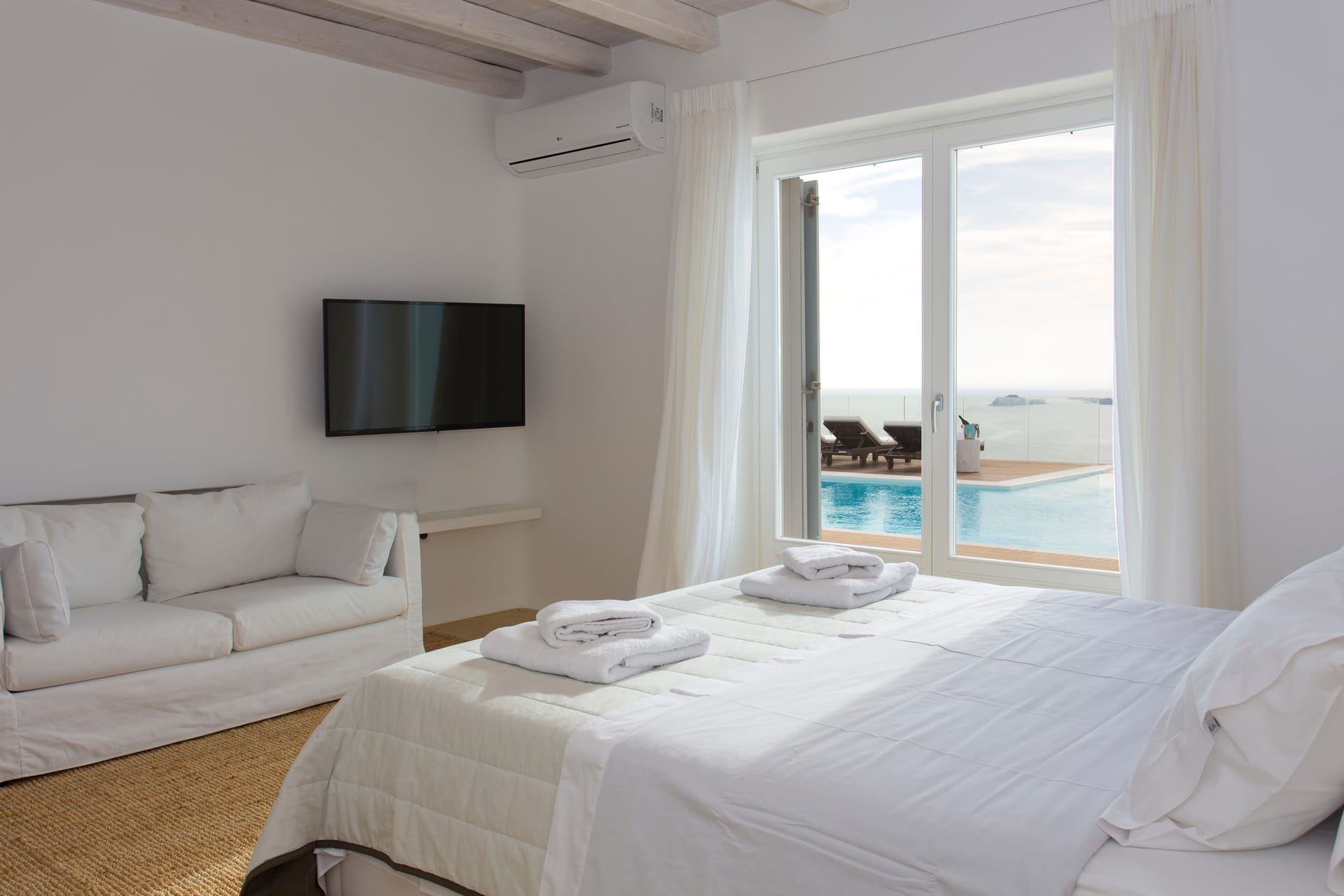 Kennedys Group Mykonos - GALATE - 15