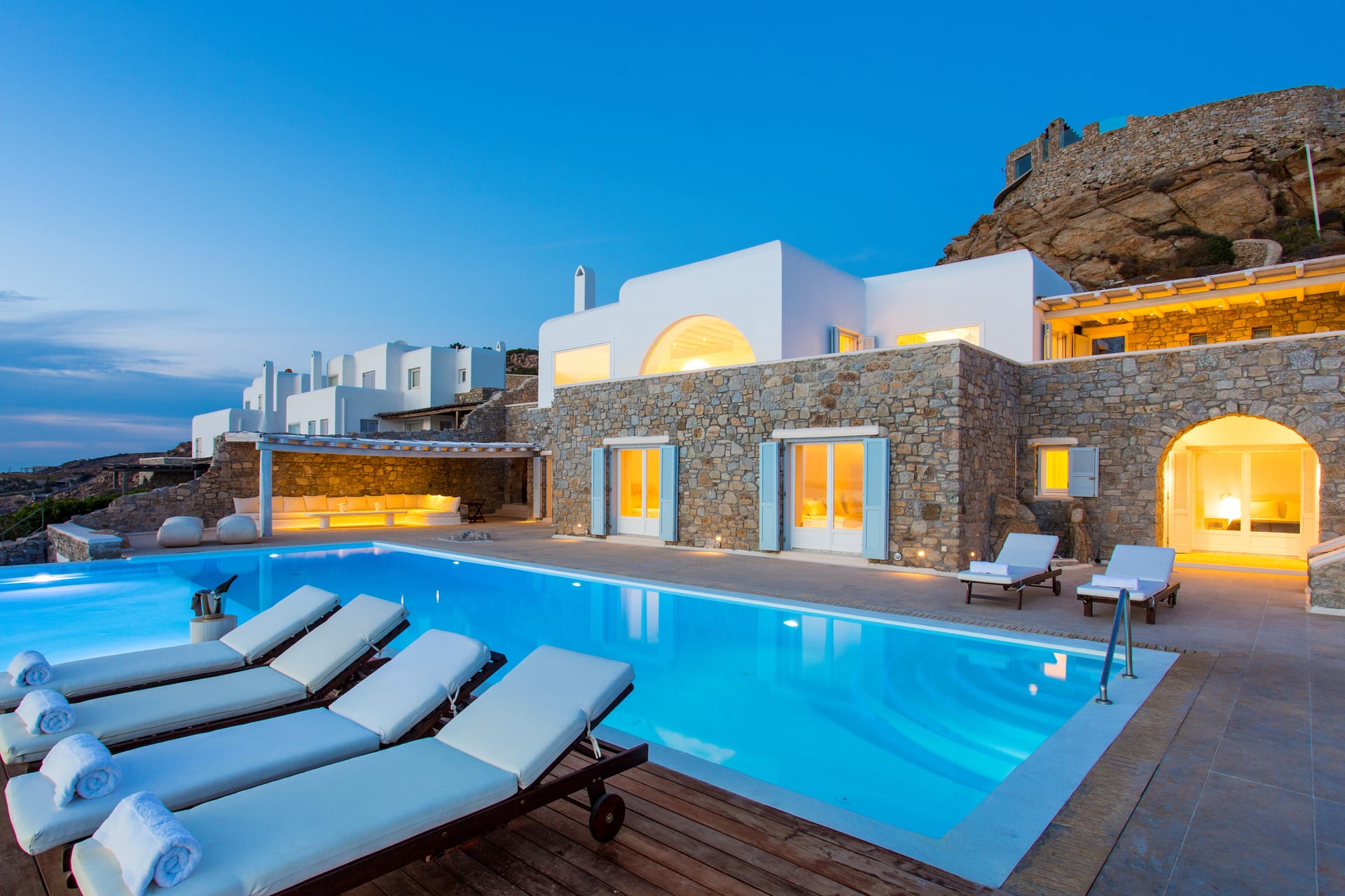 Kennedys Group Mykonos - GALATE - 19