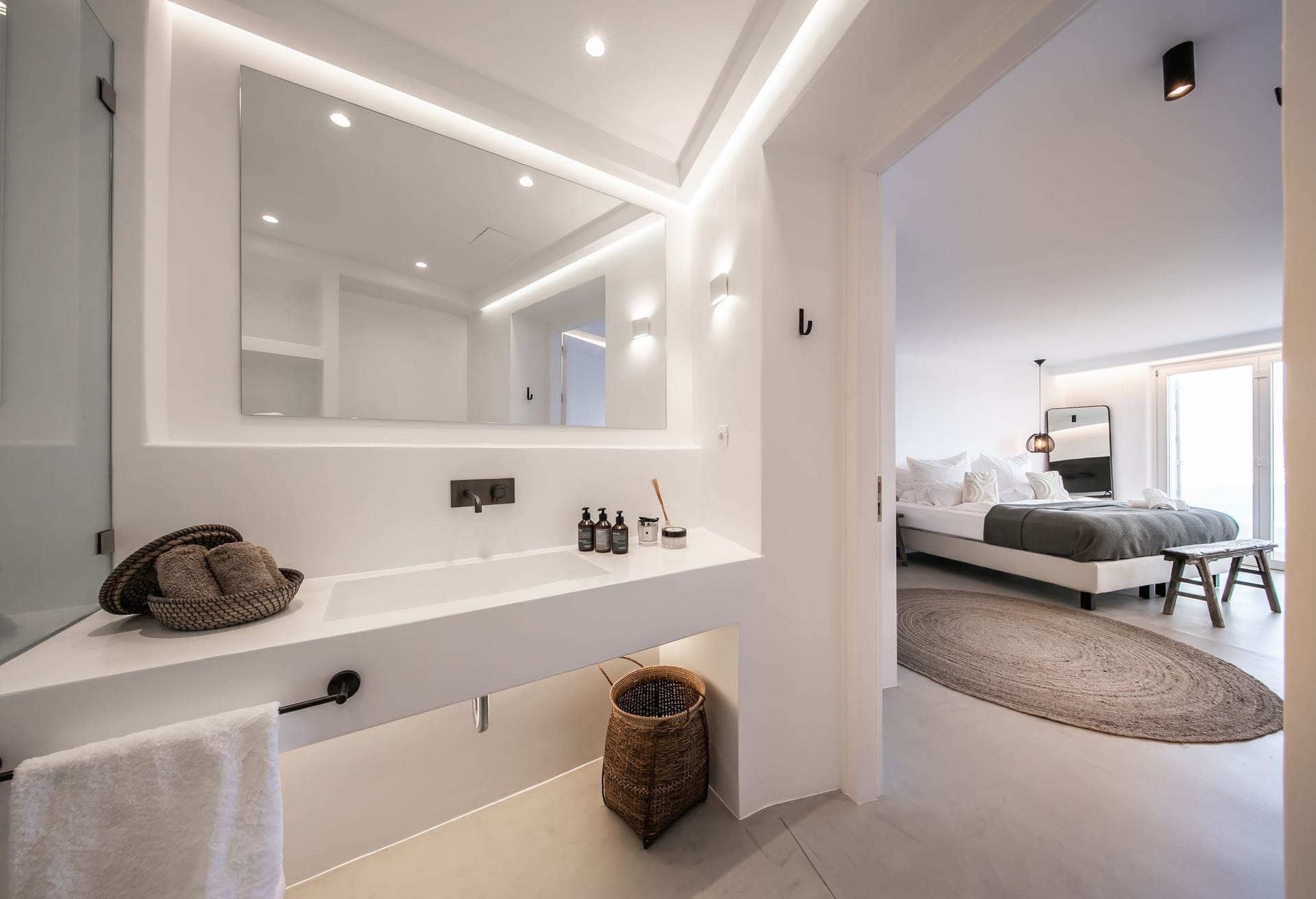 Kennedys Group Mykonos - HEREST - 8