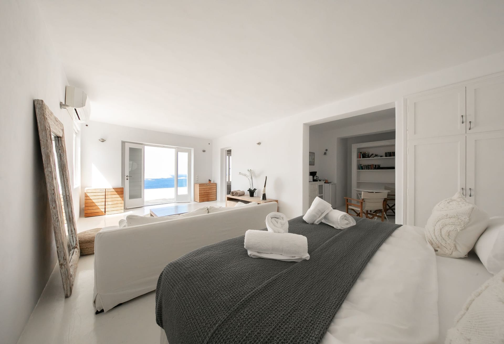 Kennedys Group Mykonos - HEREST - 16