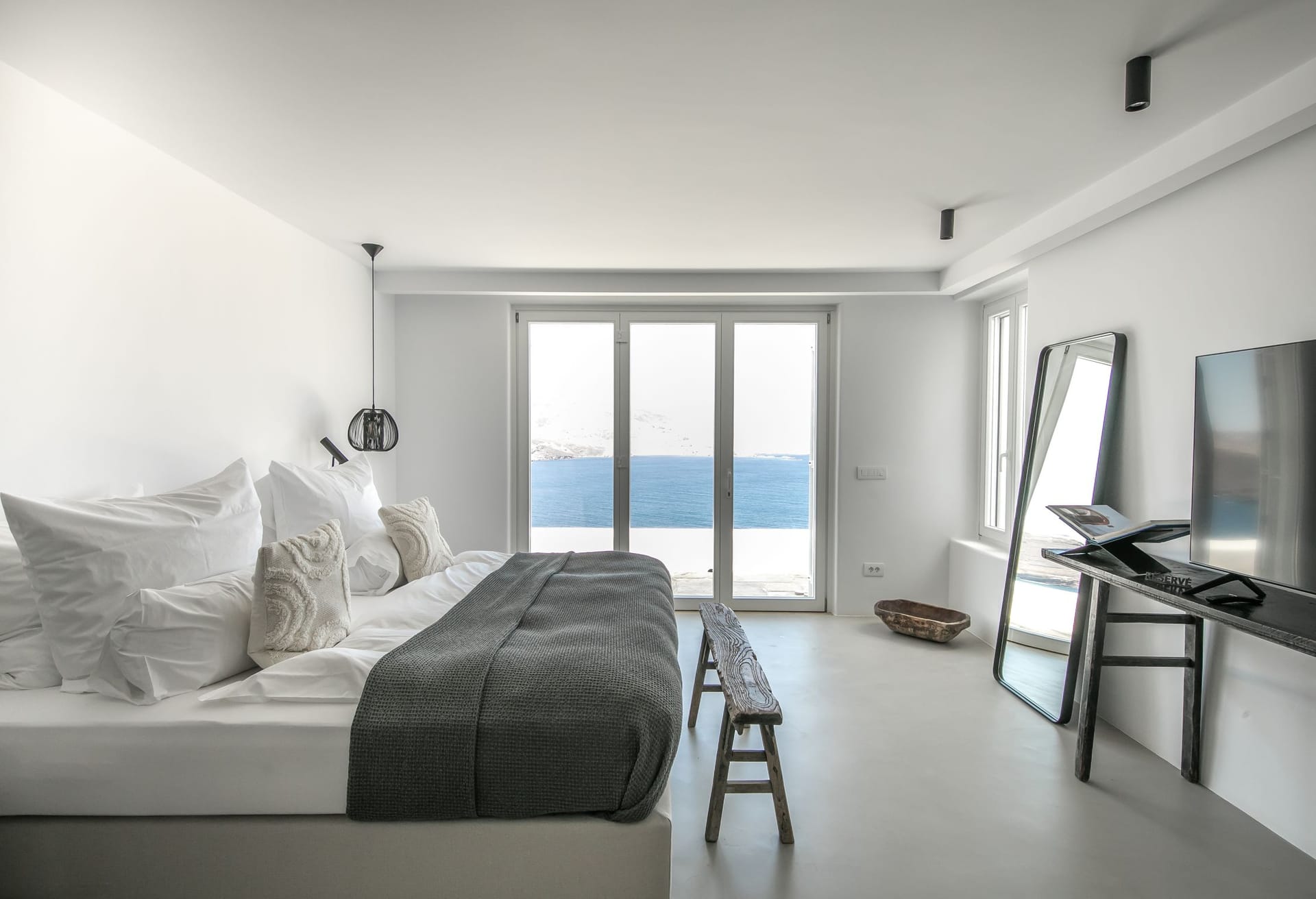 Kennedys Group Mykonos - HEREST - 18