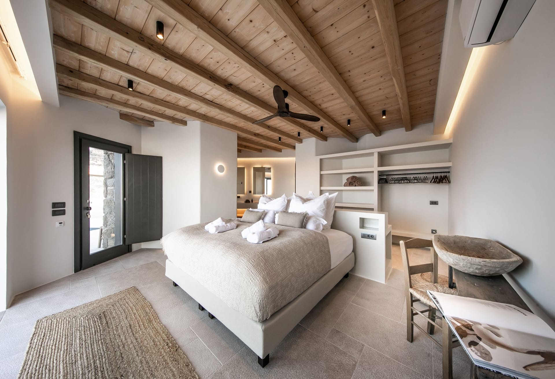 Kennedys Group Mykonos - HEREST - 21