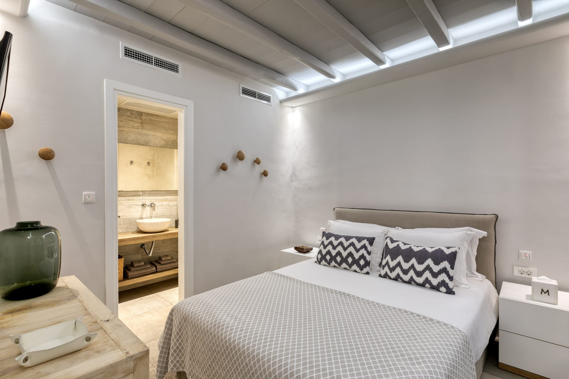 Kennedys Group Mykonos - AMBEST - 25