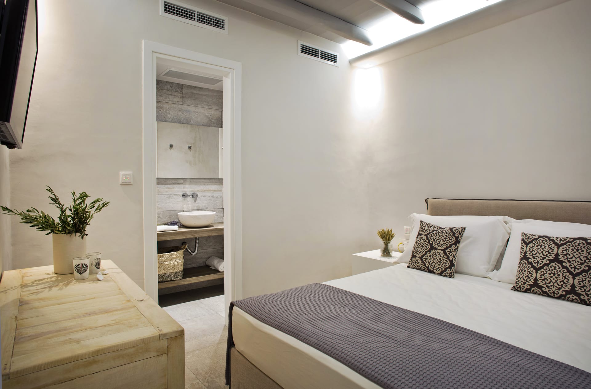 Kennedys Group Mykonos - AMBEST - 29