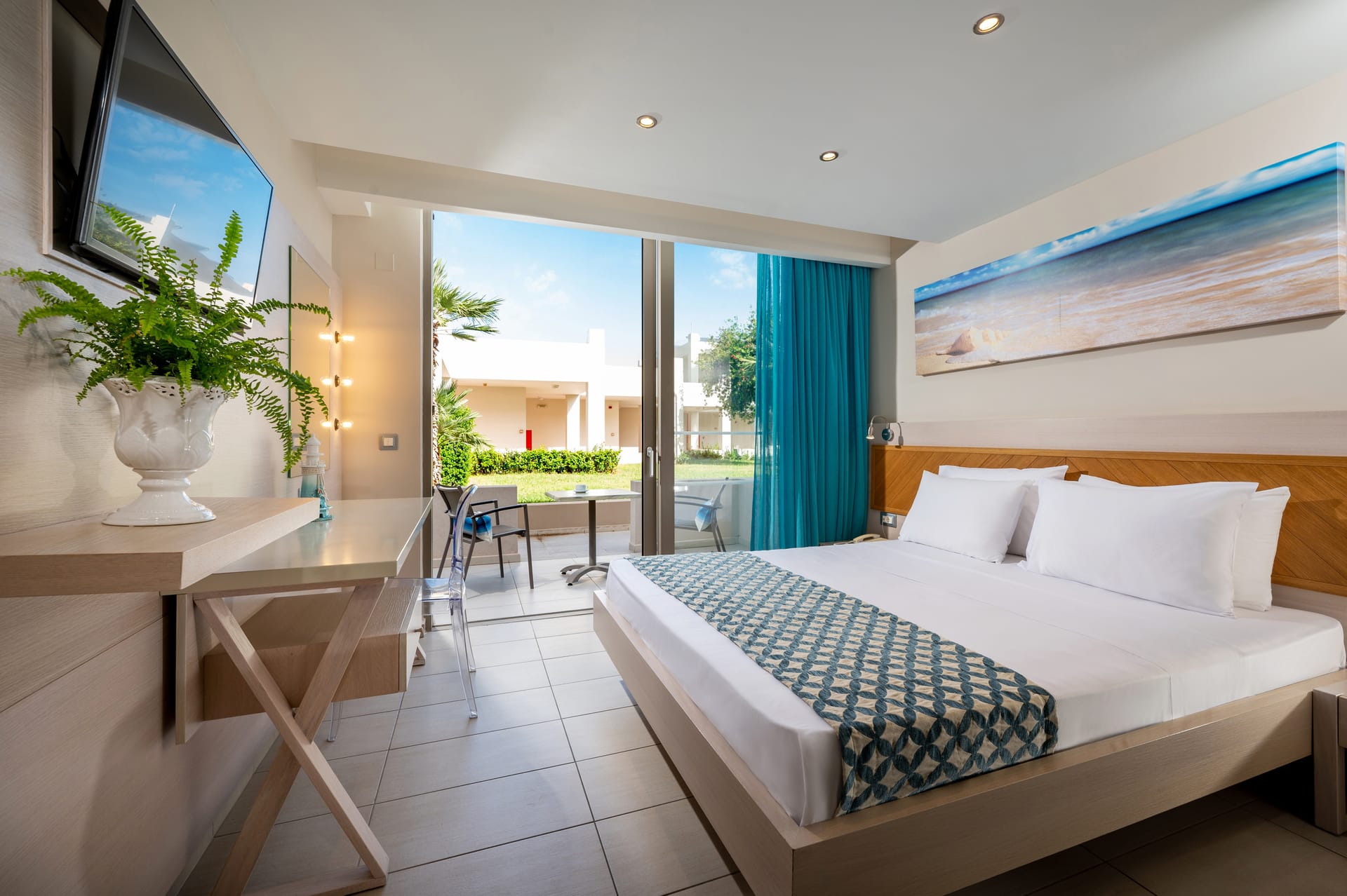 Deluxe Family Room with Land View