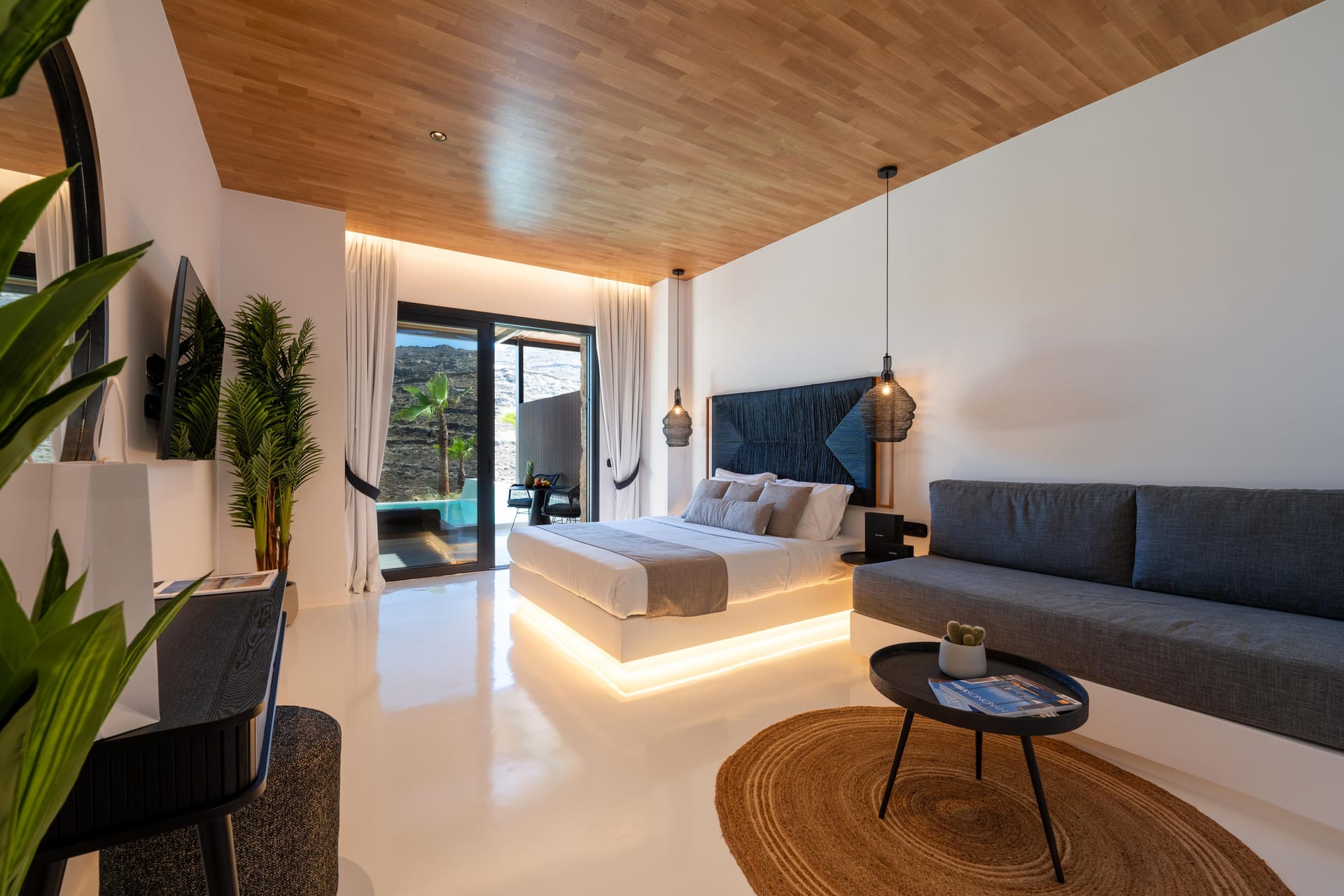 Deluxe Suite with Private Infinity Pool