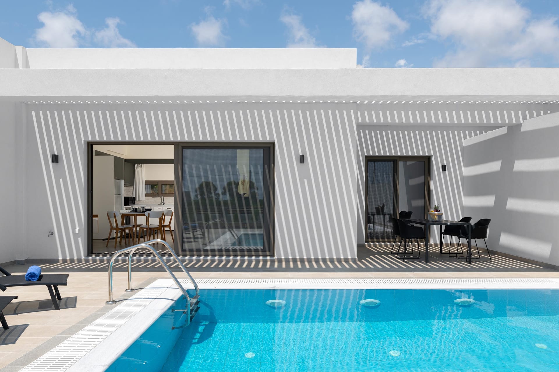 Armonia Suites Eleni