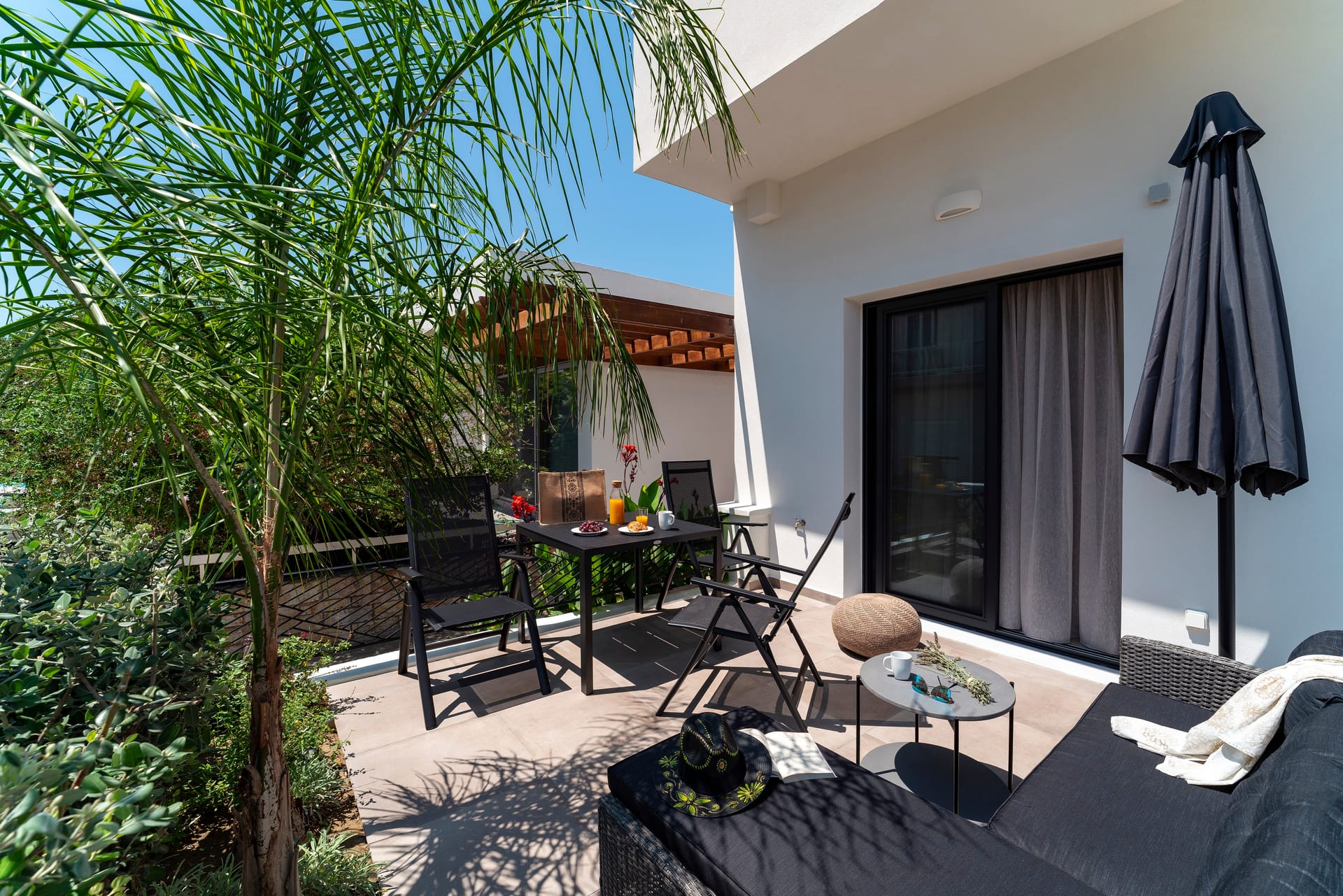 Lucian City Apartments – Narcissus