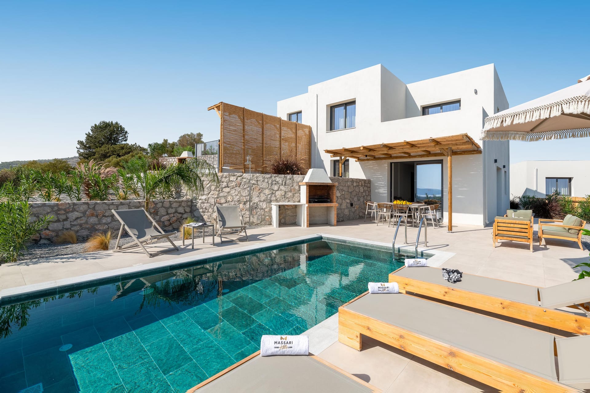 Massari Hills Luxury Living / Villa Mer Amie