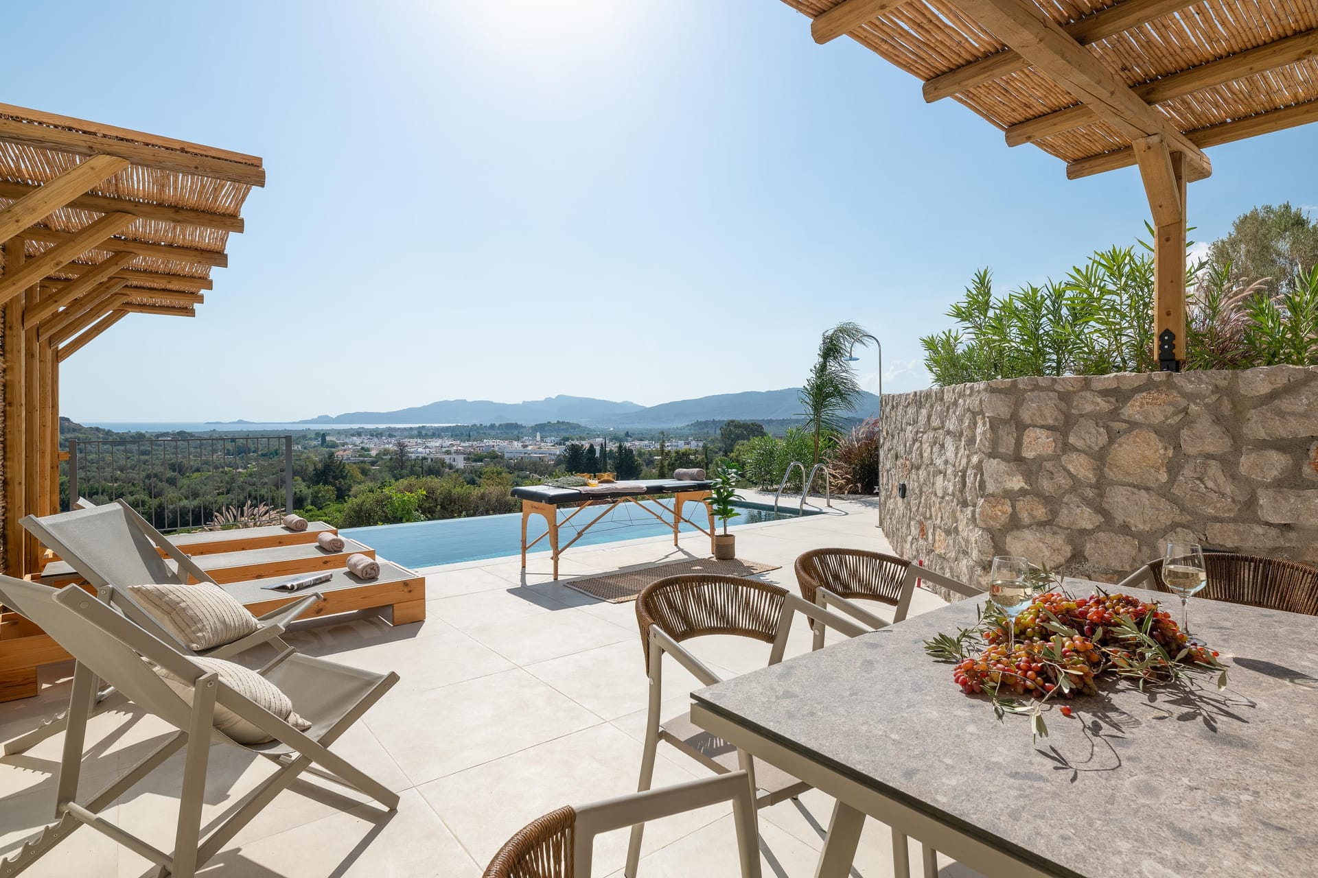 Massari Hills Luxury Living / Villa Fuga