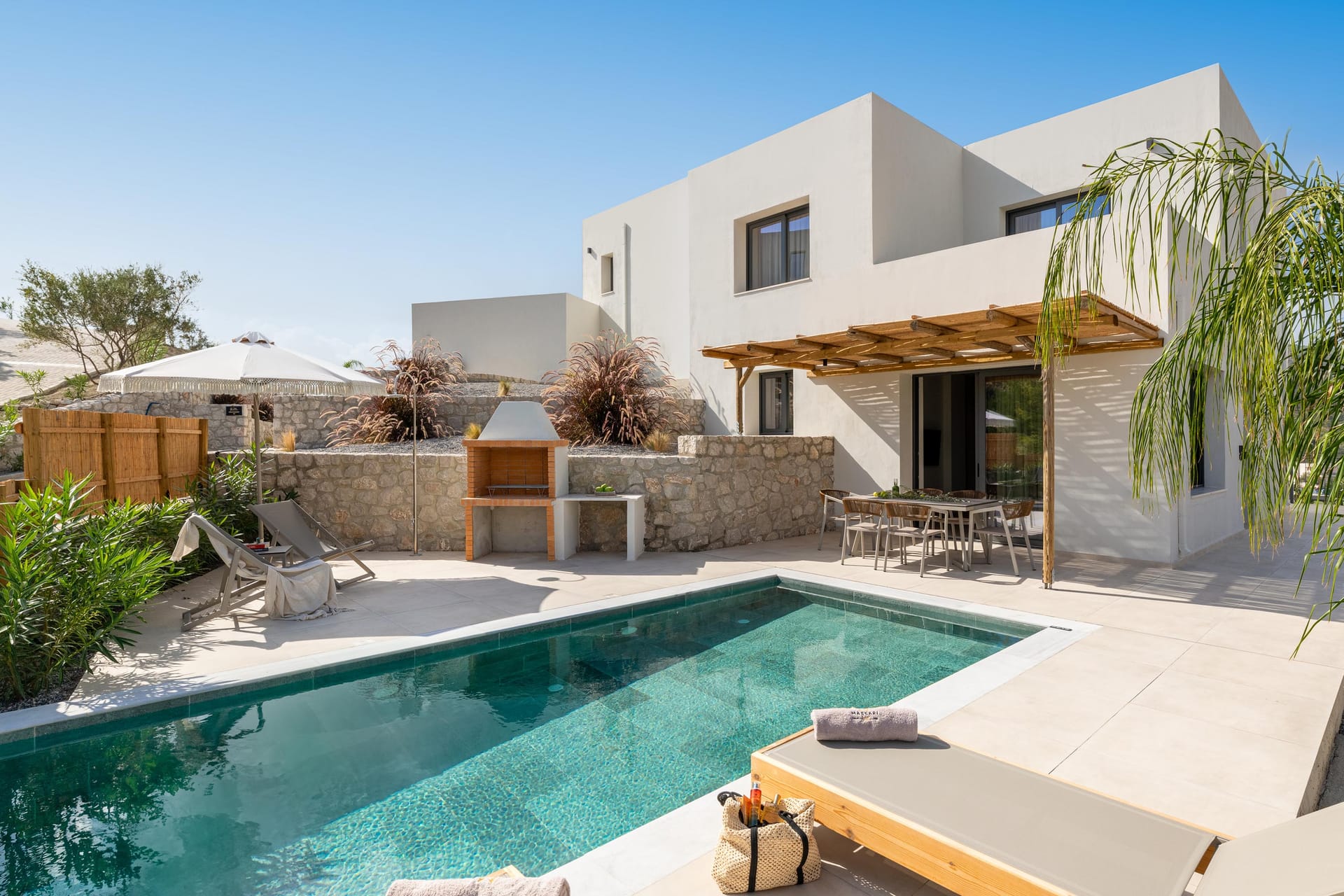 Massari Hills Luxury Living / Villa Artes