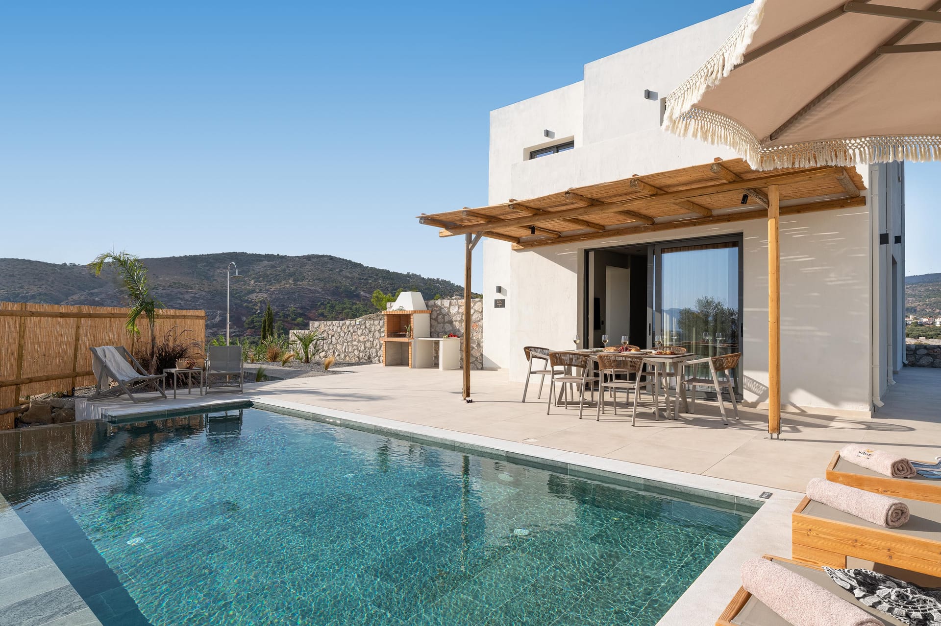 Massari Hills Luxury Living / Villa Monet