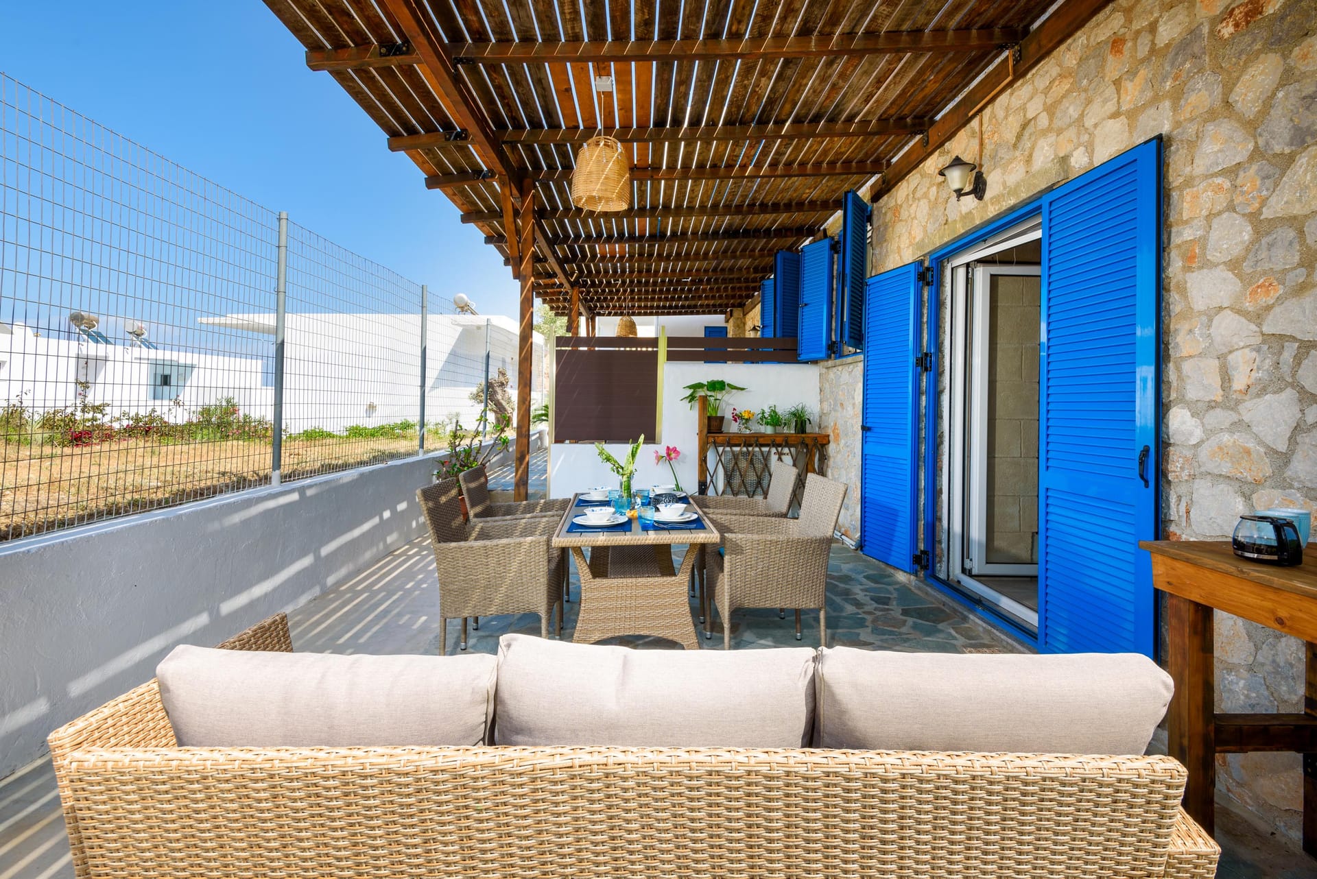 Agnanti Beach Apartment / Euphoria