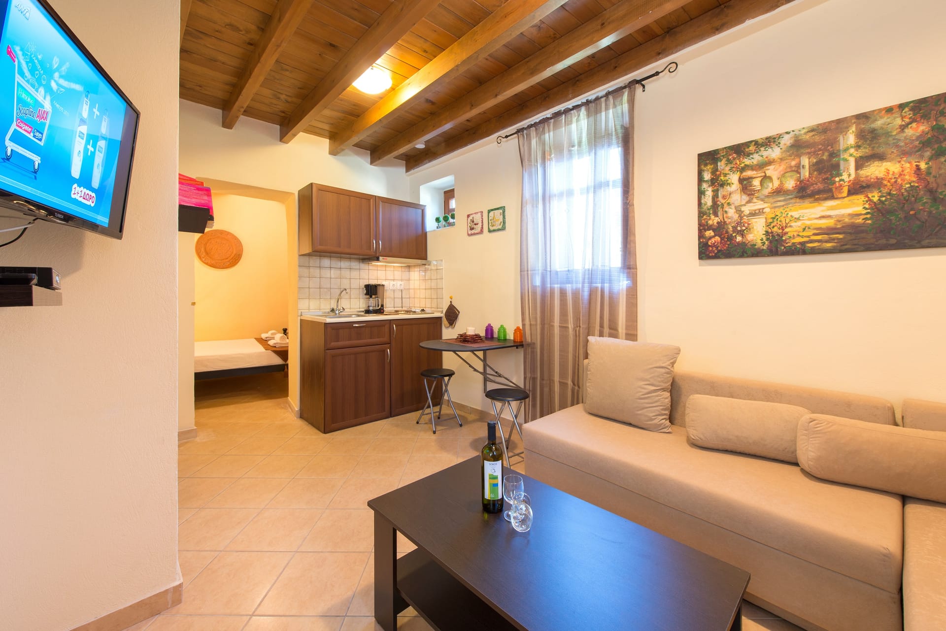 3 Charites Old Town / Aglaea