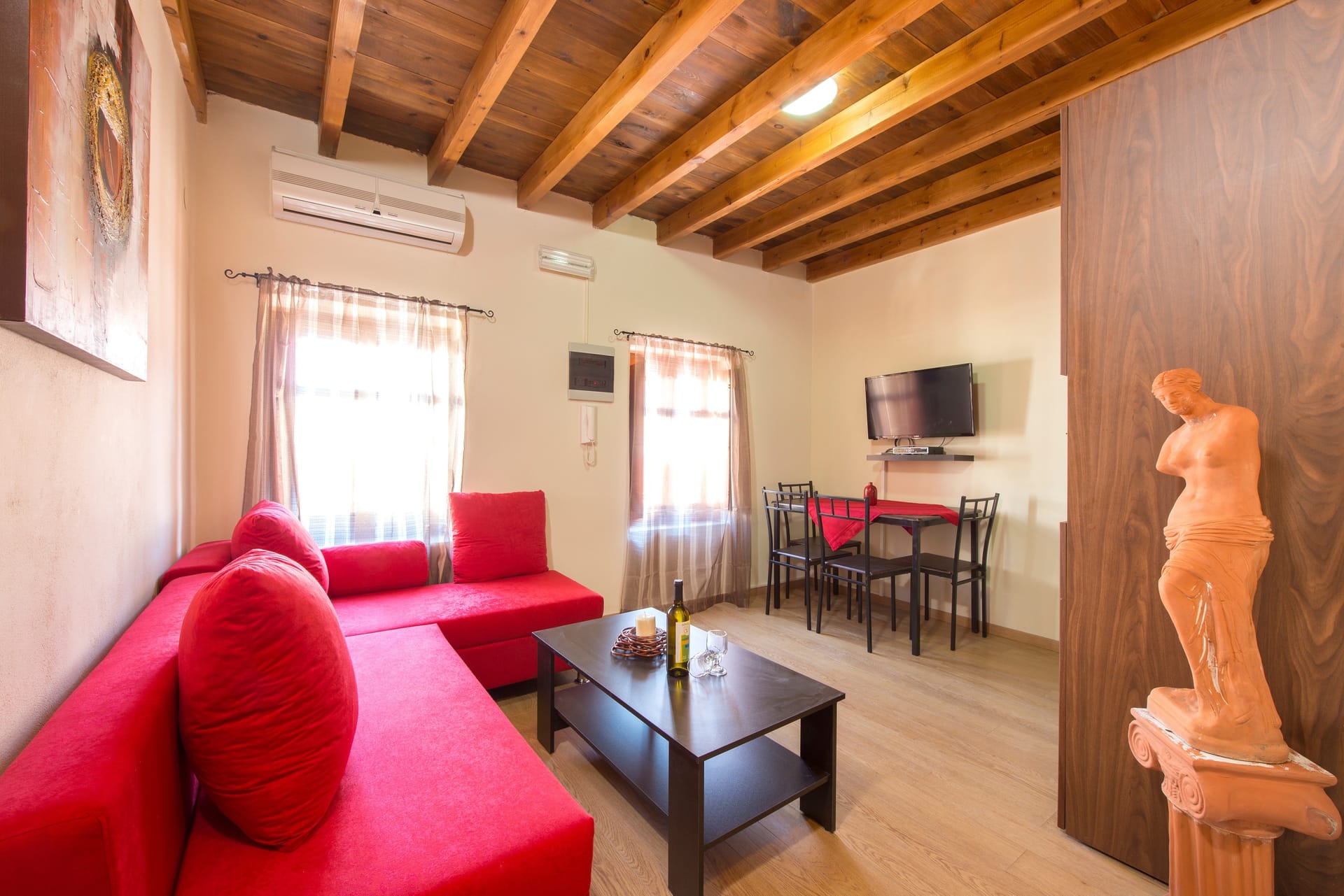 3 Charites Old Town / Thalia