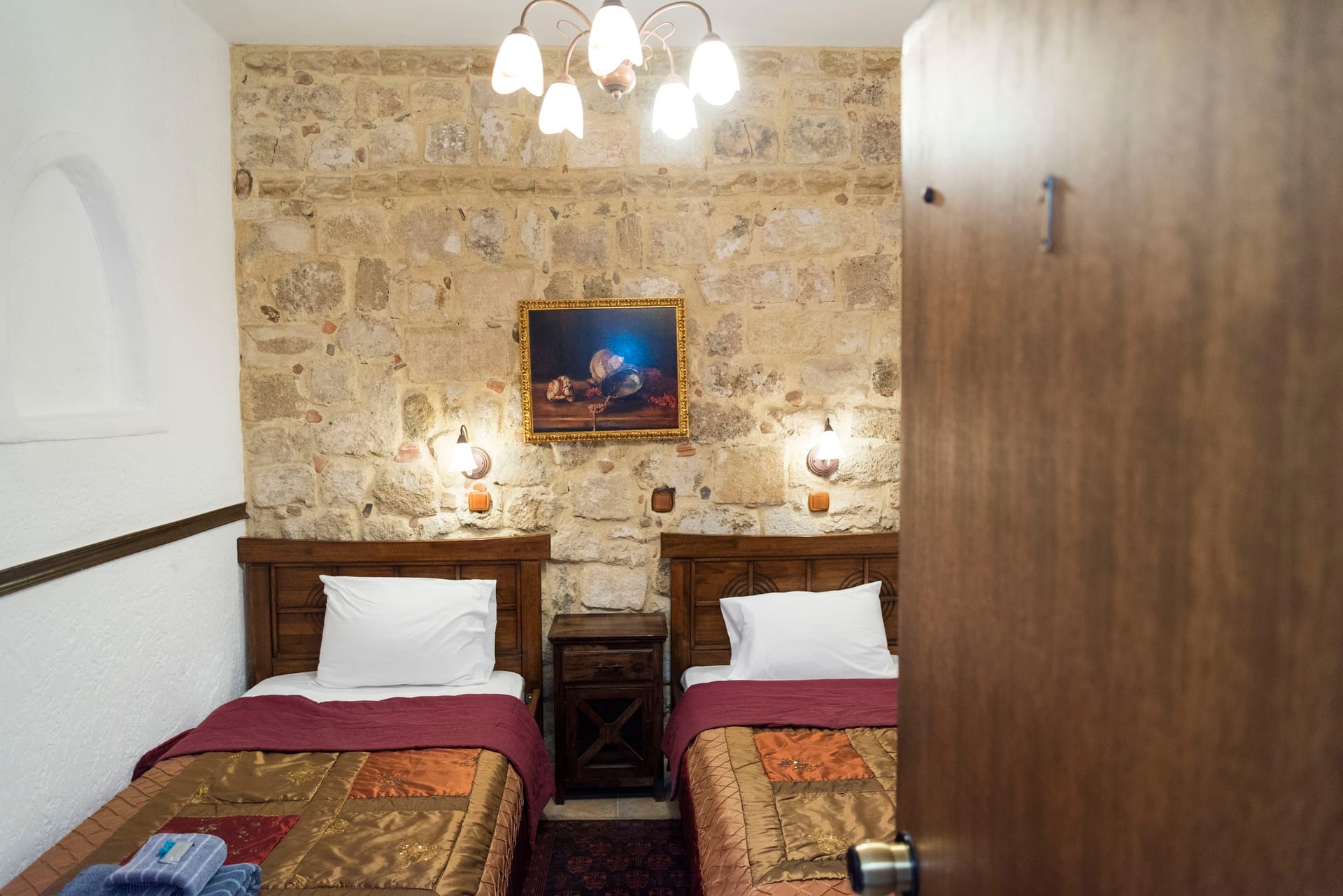 Spot Hotel / Ground Floor Room 1
