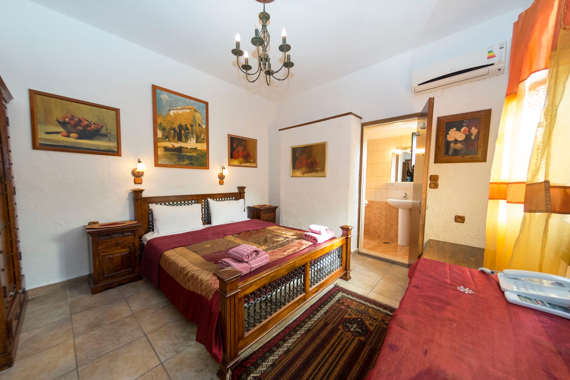 Spot Hotel/First Floor Room 6
