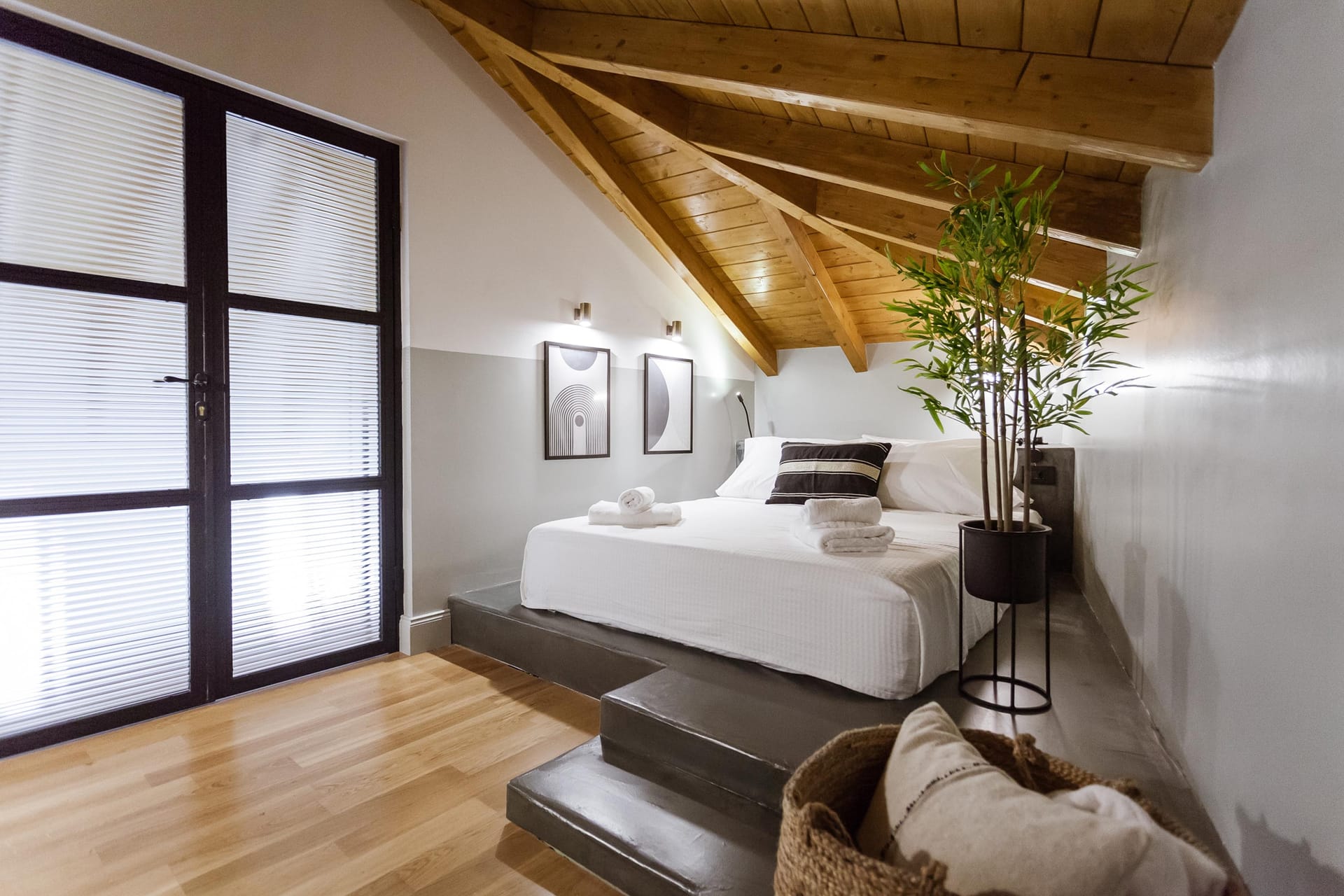 Zerania Suites – Ourania