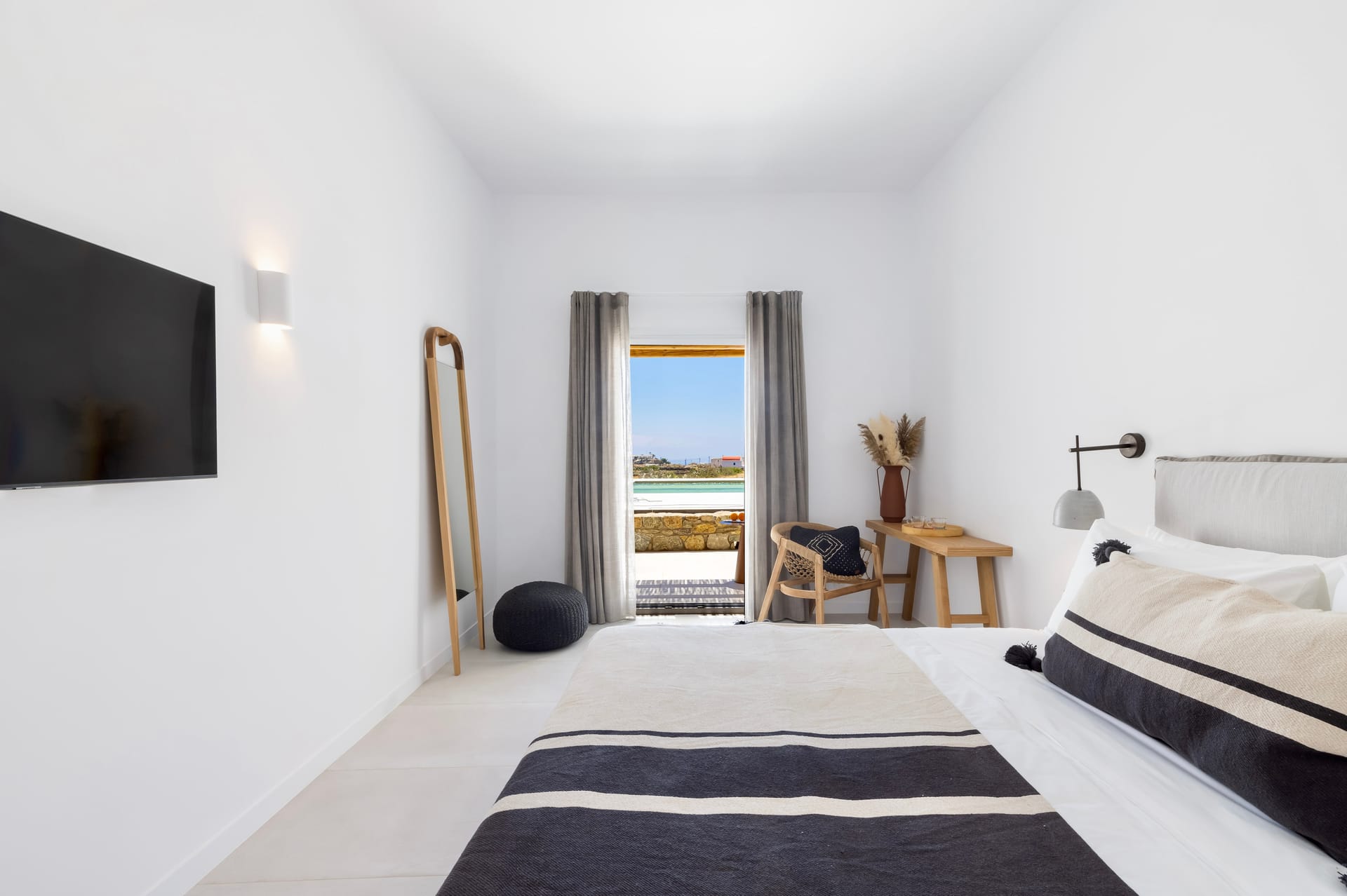 Deluxe Double Room with Horizon View – Upper Floor