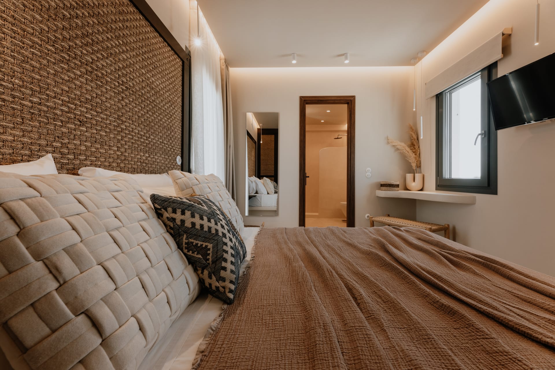 Penthouse Suite with Jacuzzi