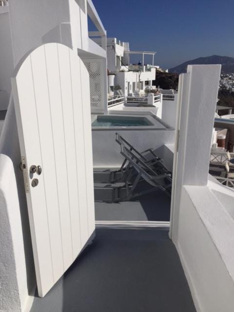 Altana Cliffside Villas Santorini - PS - 10