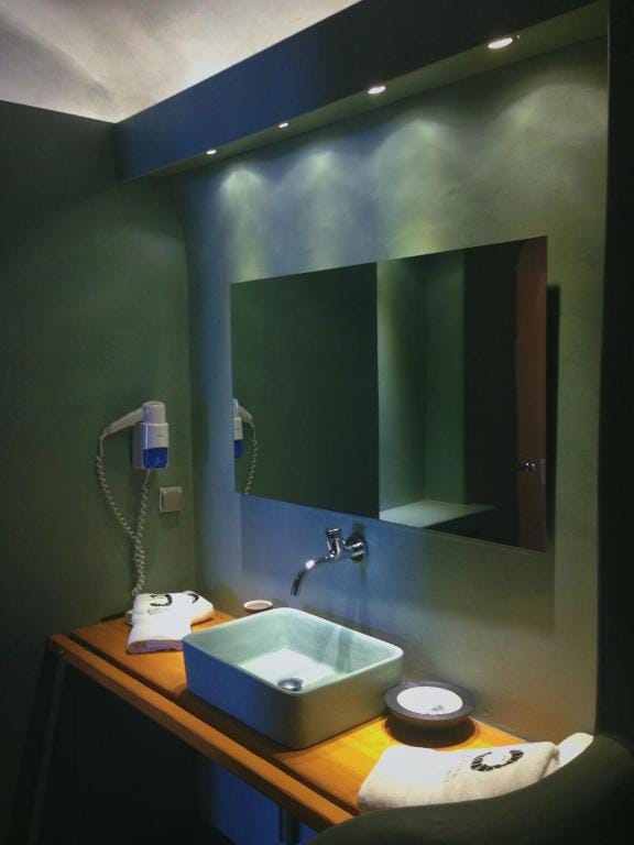 Junior Cave Suite with sheltered Outdoor Plunge Pool
