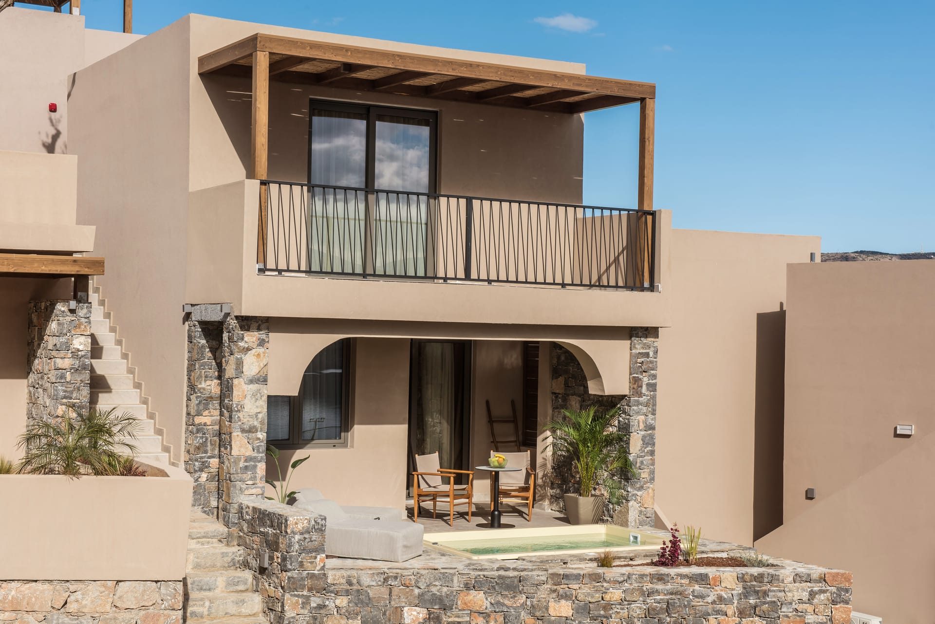 Maisonette with Plunge Pool and Sea View