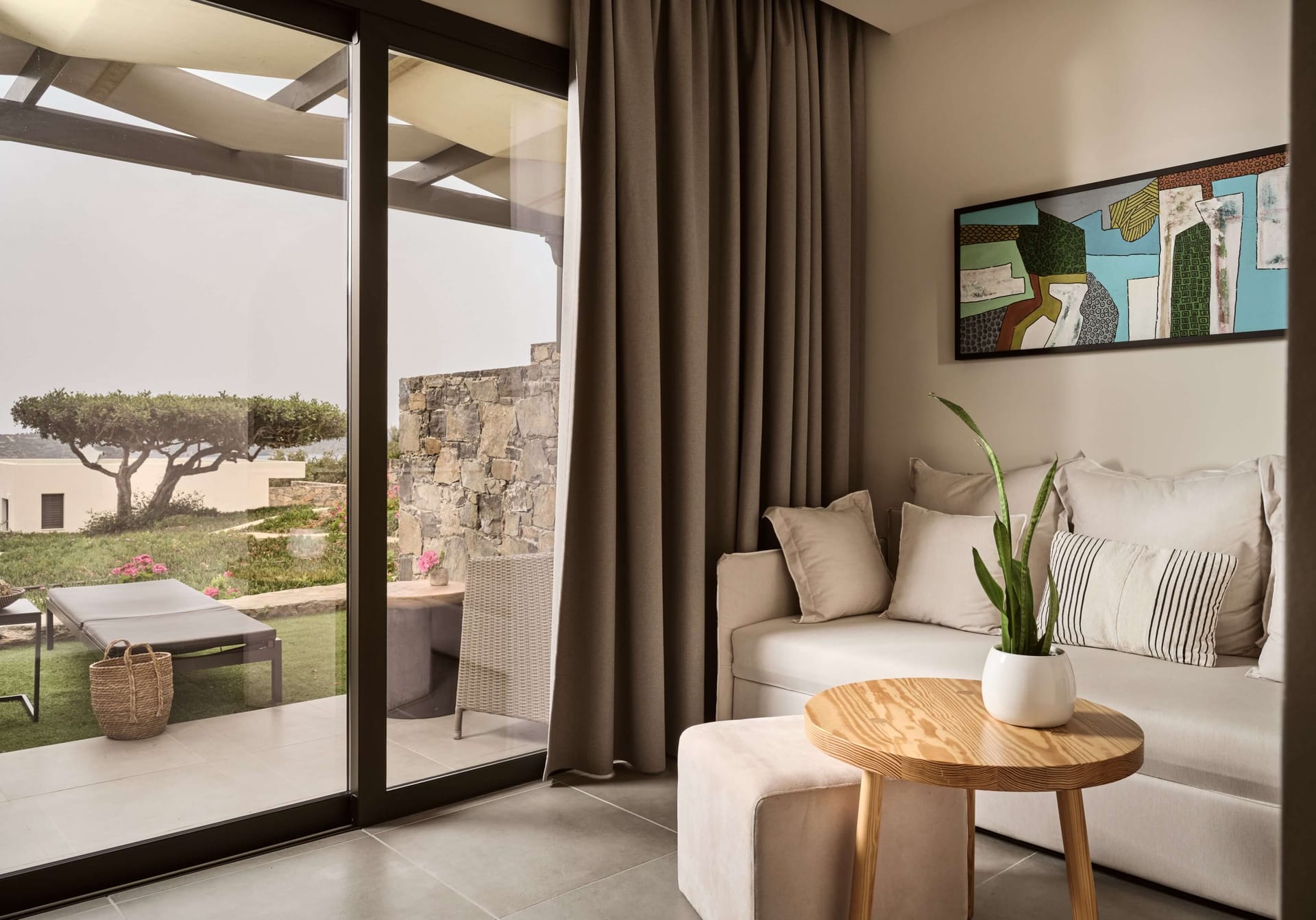 Classic Room | Garden View