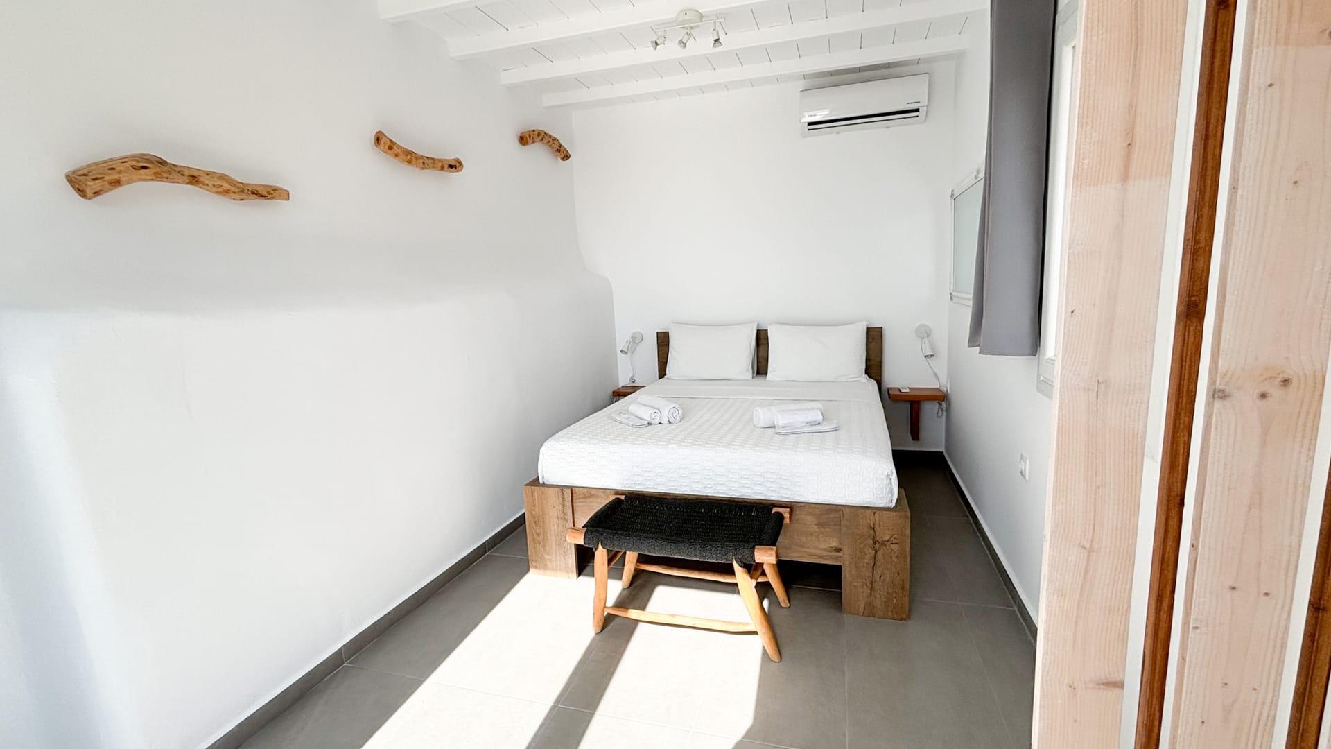 Amperian Mykonos - S9 - 18