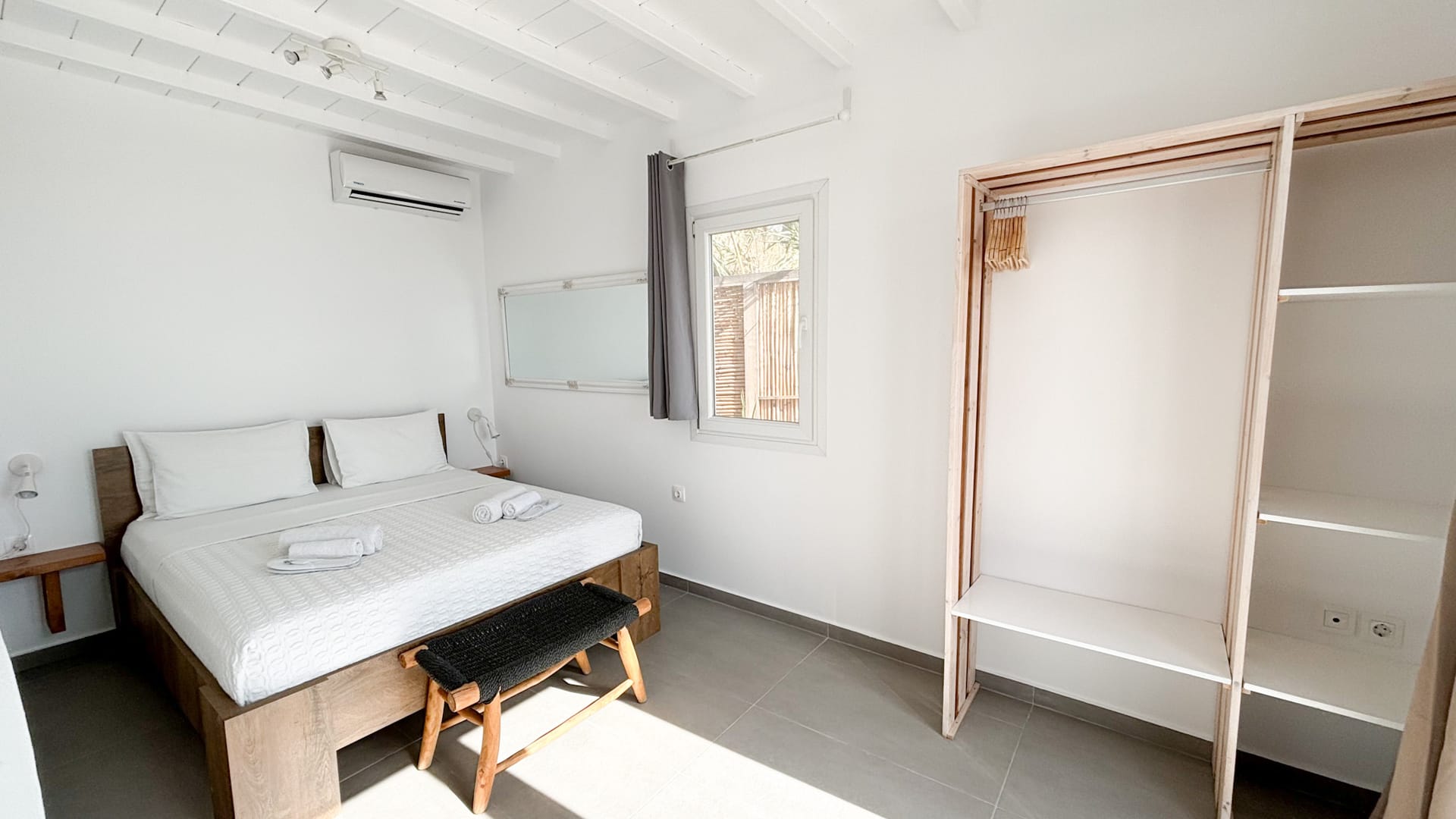 Amperian Mykonos - S9 - 19