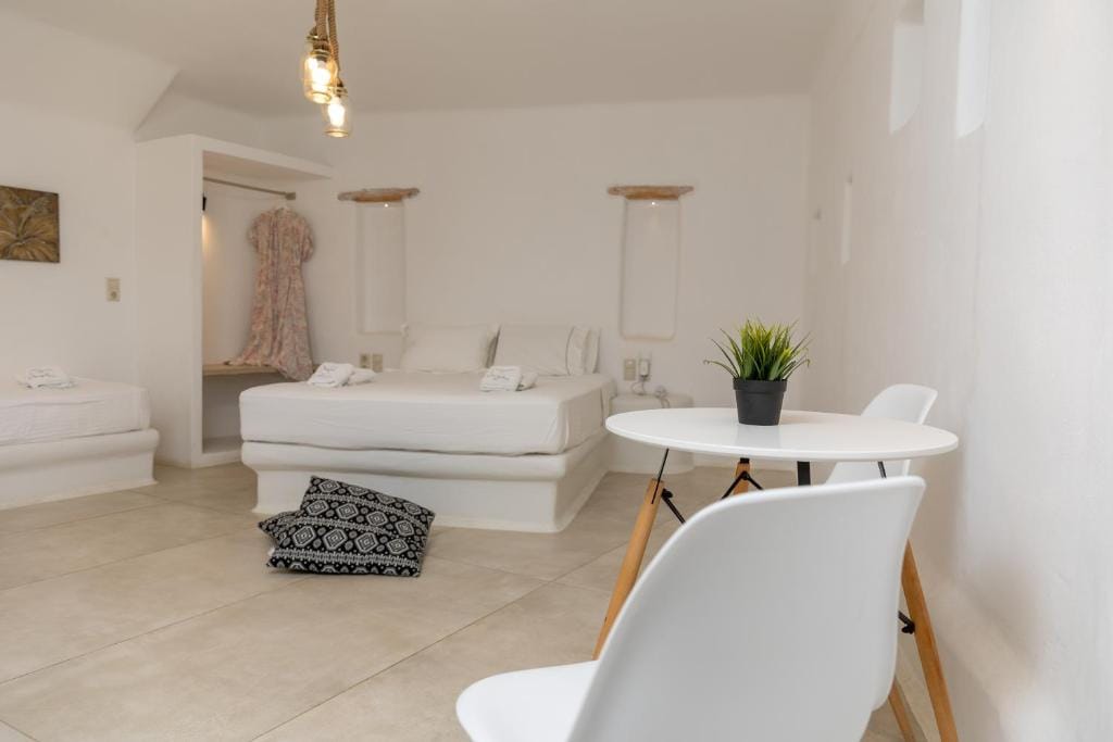 Standard Quadruple Room – On Semi-basement Level
