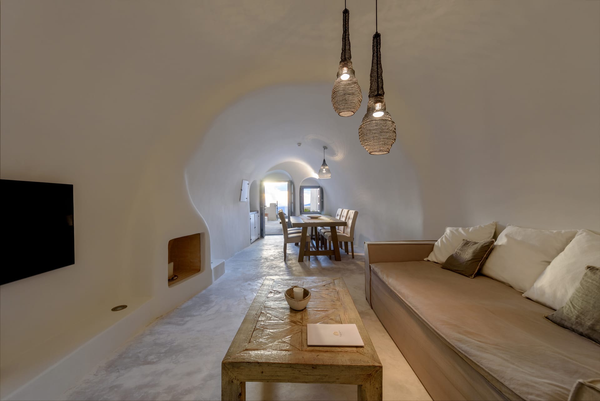Kapari Honeymoon Suite with Private Indoor & Outdoor Hot Tub