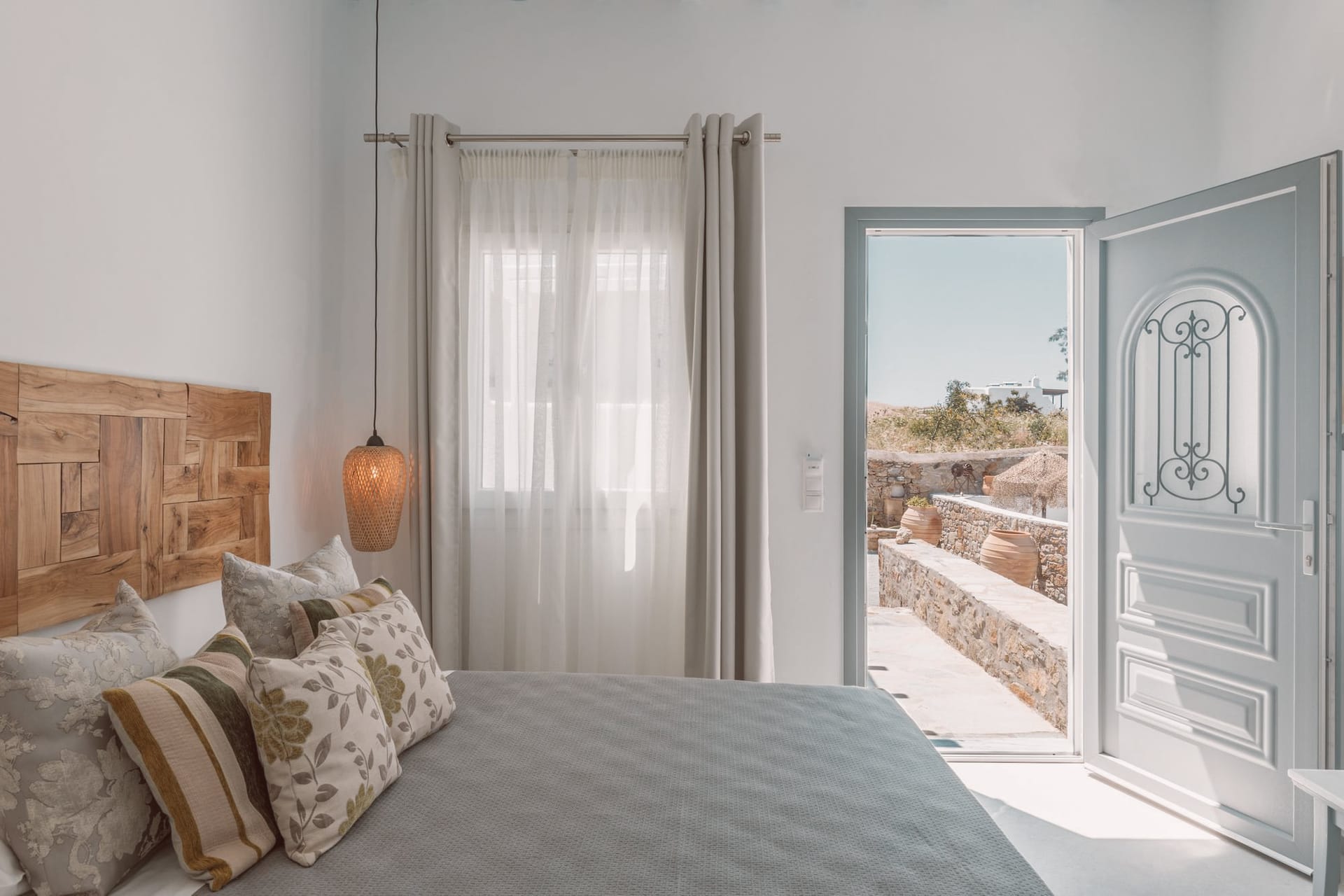 Petite Room with Terrace and Garden View