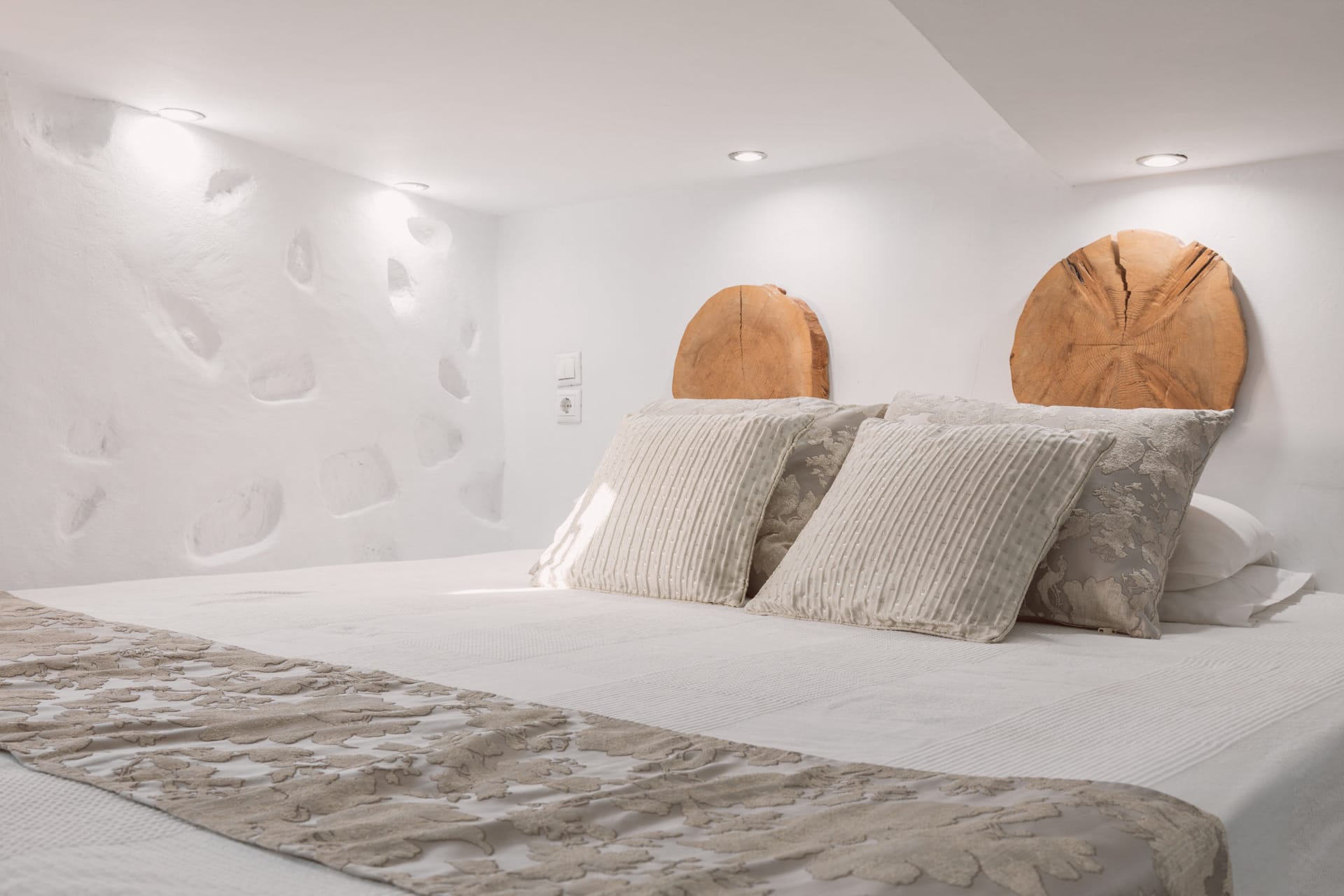 Economy Room – Basement