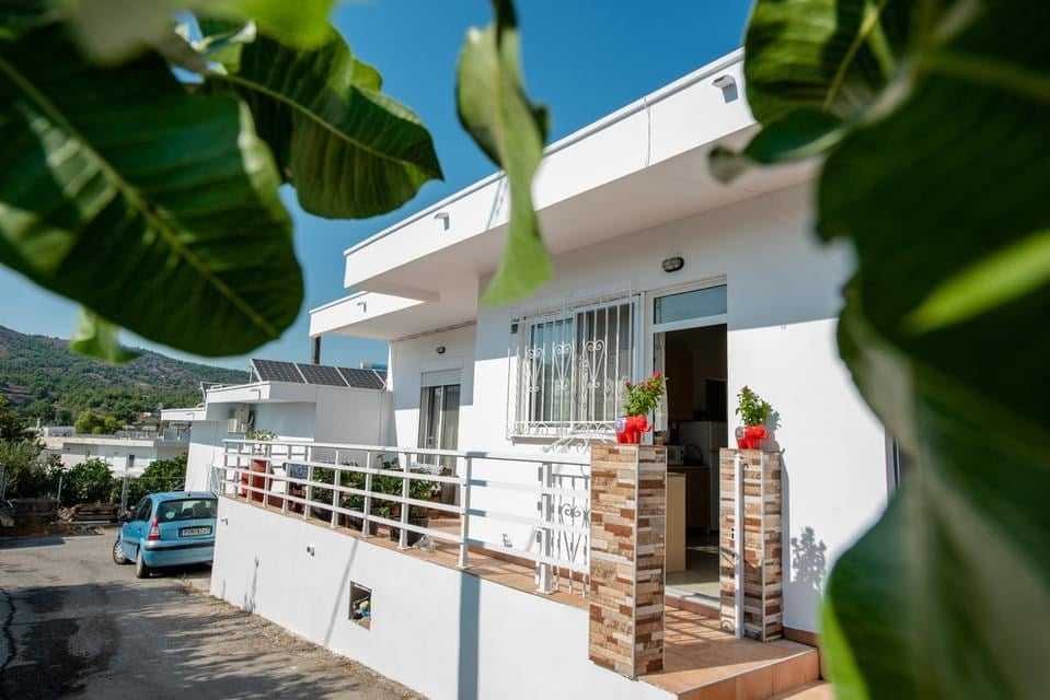 Yiotas House Pilona