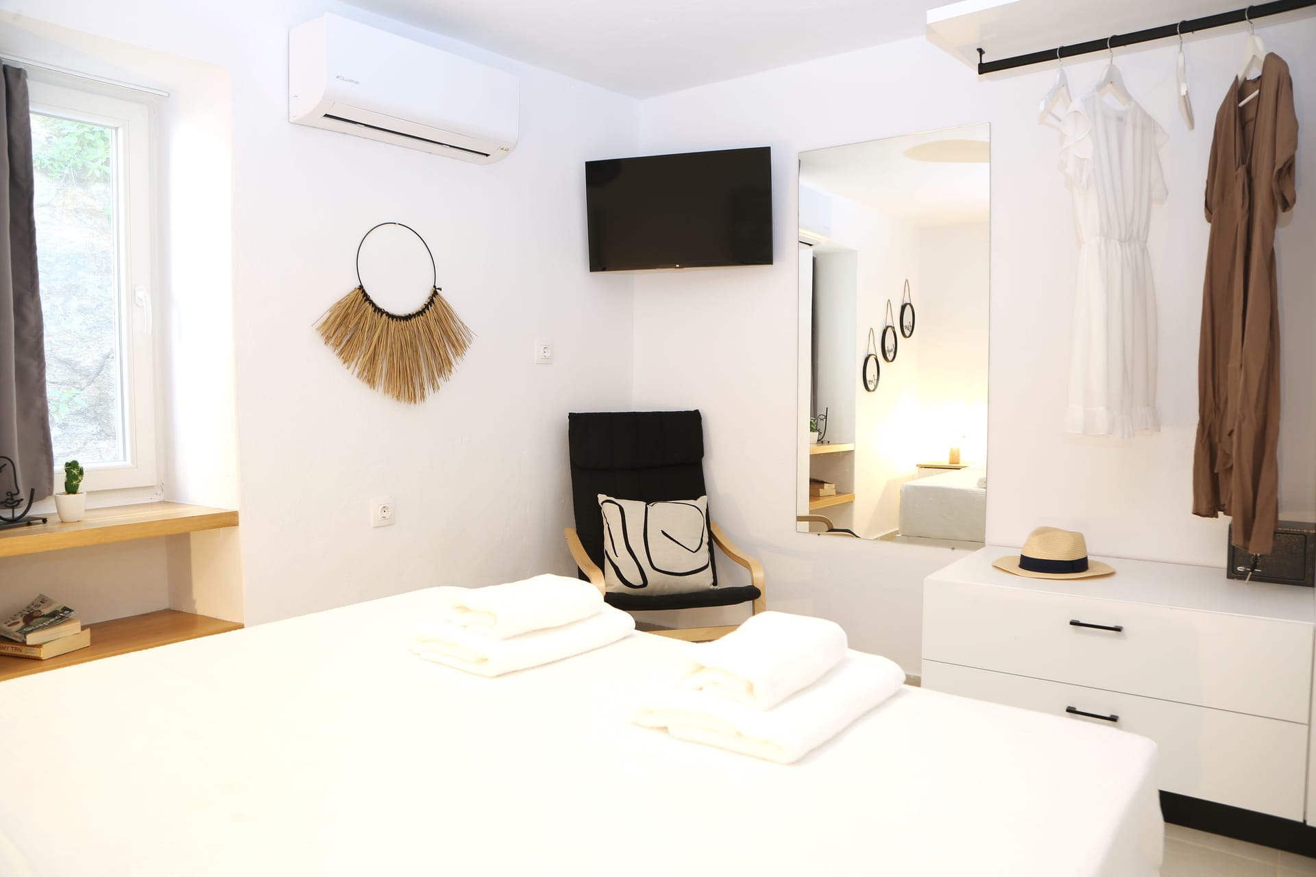 Whitelist Mykonos - LUXRES - 11